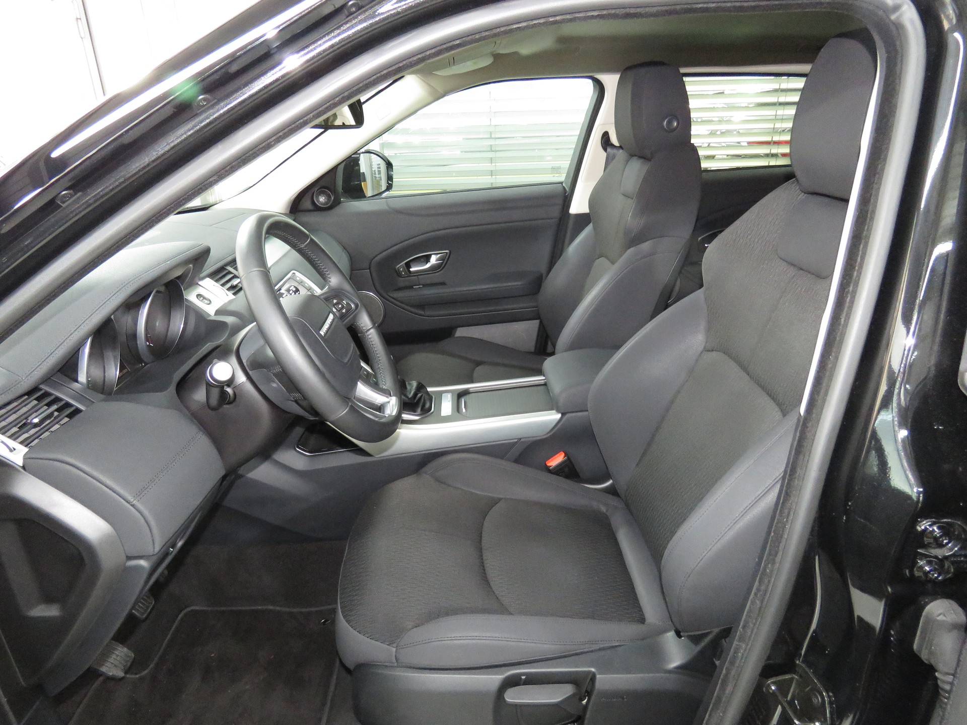 LAND ROVER Range Rover Evoque 2.0 eD4 Pure 2WD-image-7