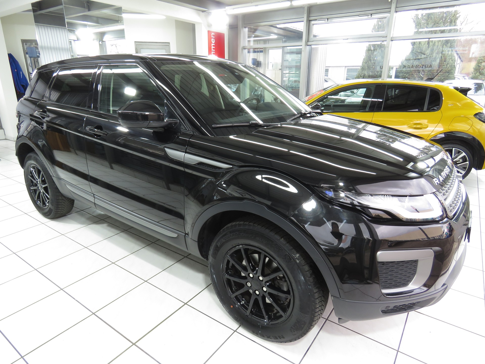 LAND ROVER Range Rover Evoque 2.0 eD4 Pure 2WD-image-2