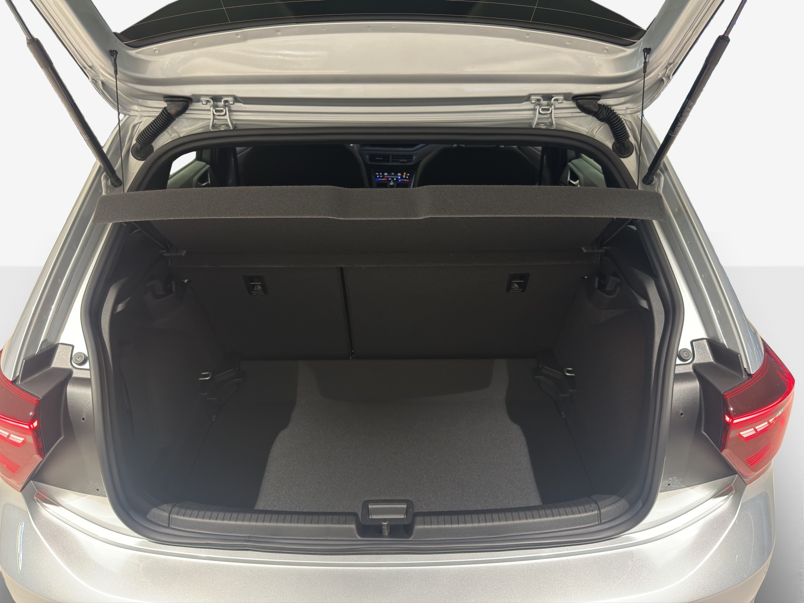 VW Polo 1.0 TSI R-Line United DSG-image-12