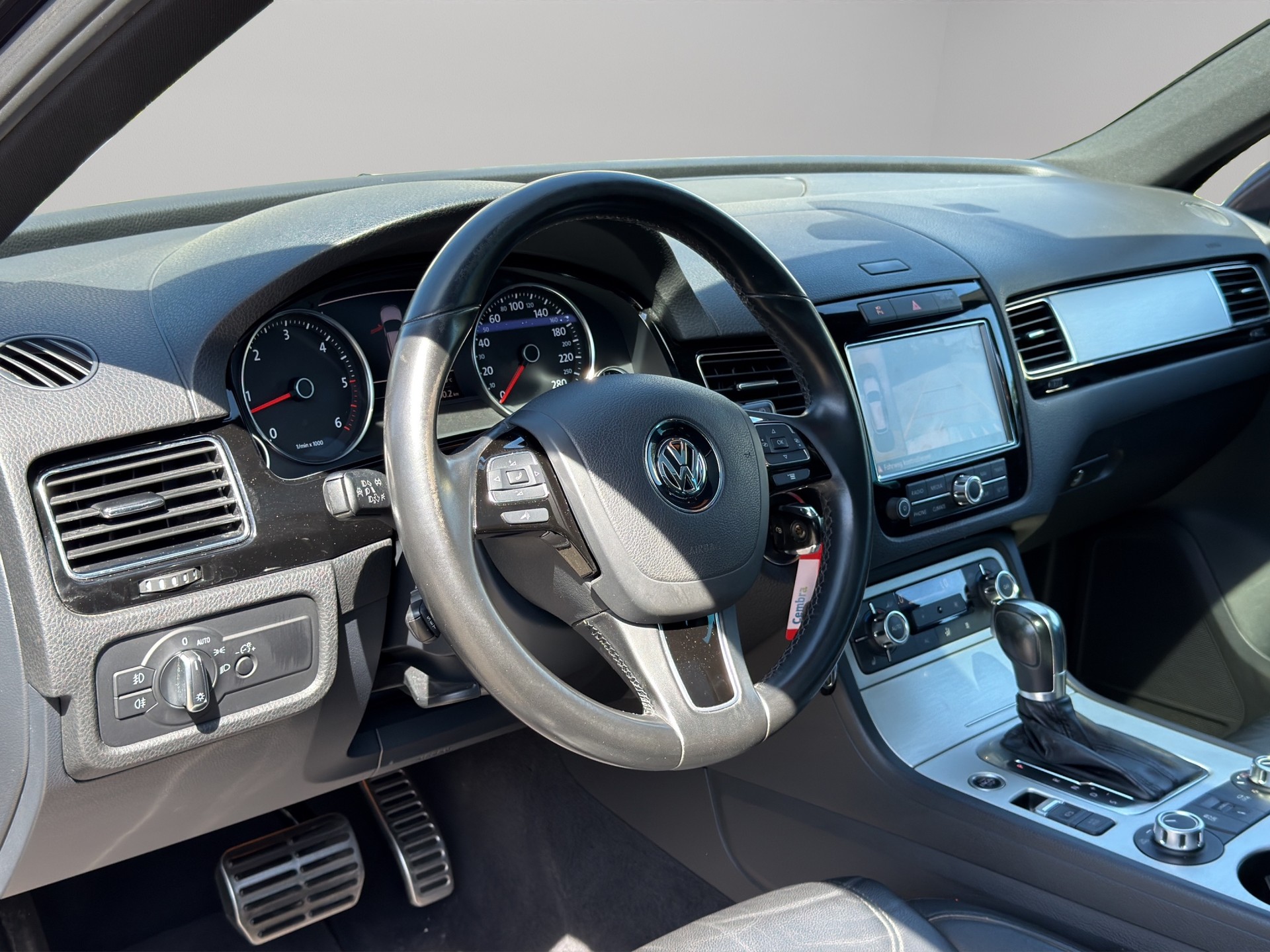 VW Touareg 4.2 TDI Tiptronic-image-23