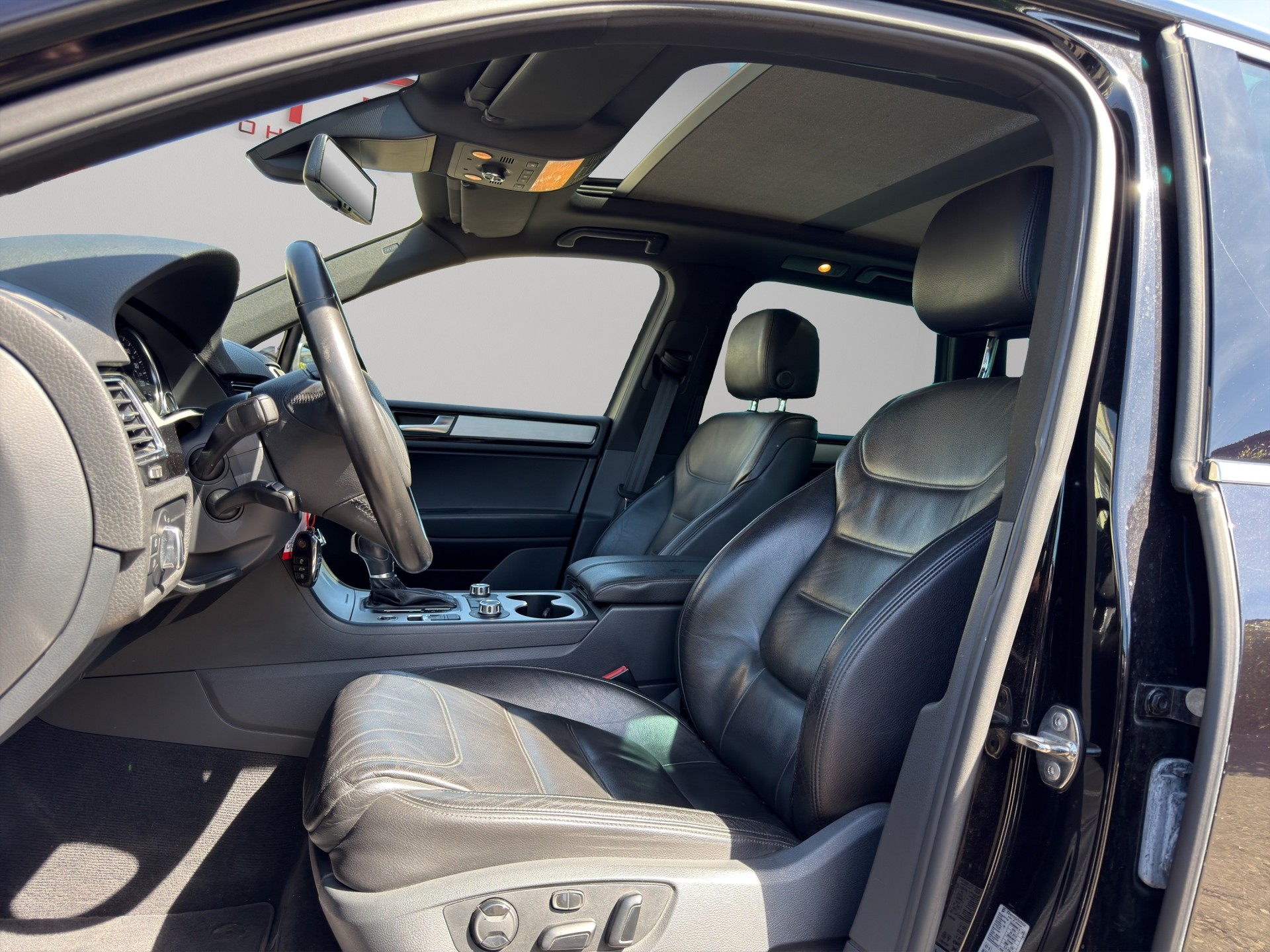 VW Touareg 4.2 TDI Tiptronic-image-22