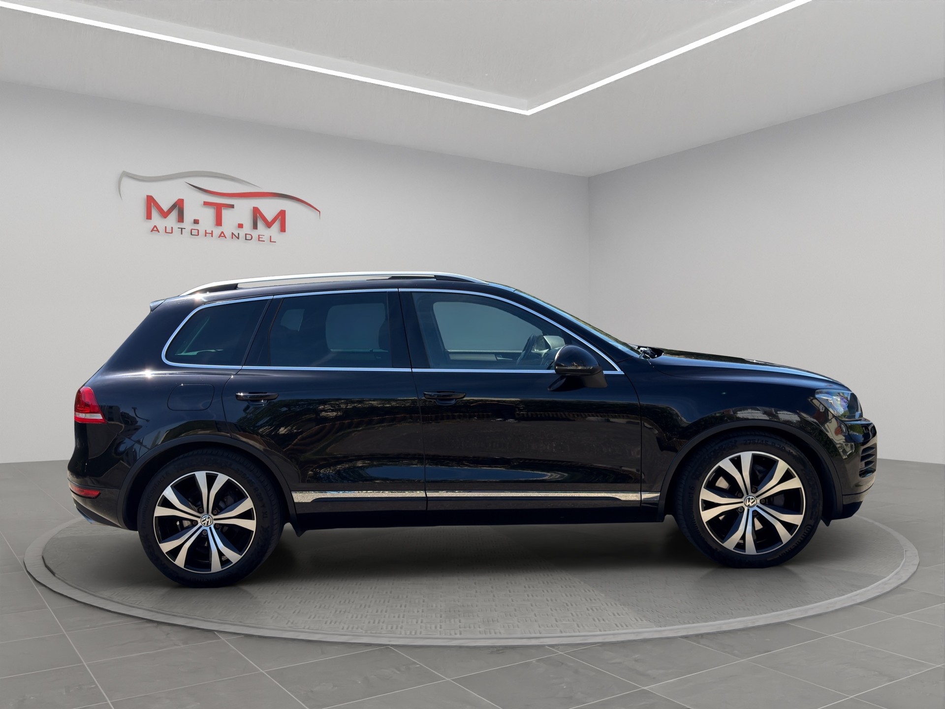 VW Touareg 4.2 TDI Tiptronic-image-13