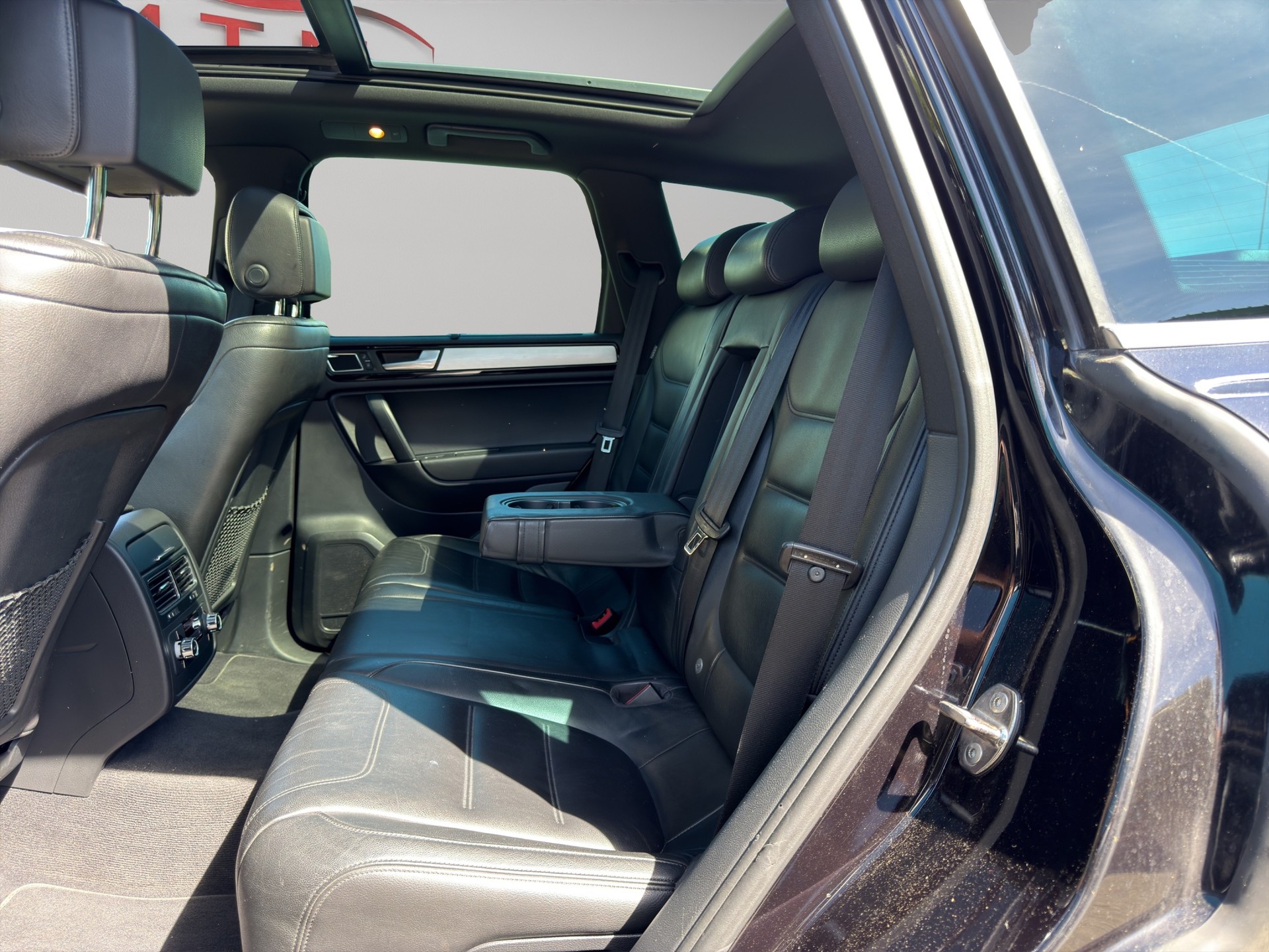 VW Touareg 4.2 TDI Tiptronic-image-24