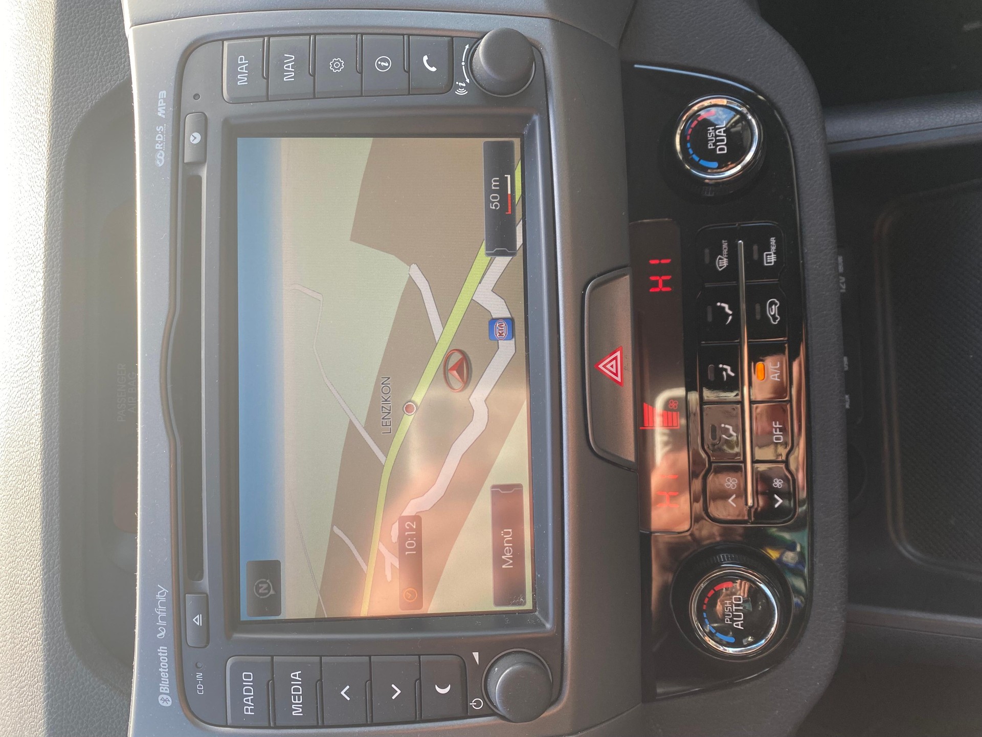 KIA Sportage 2.0 CRDi Style-image-7