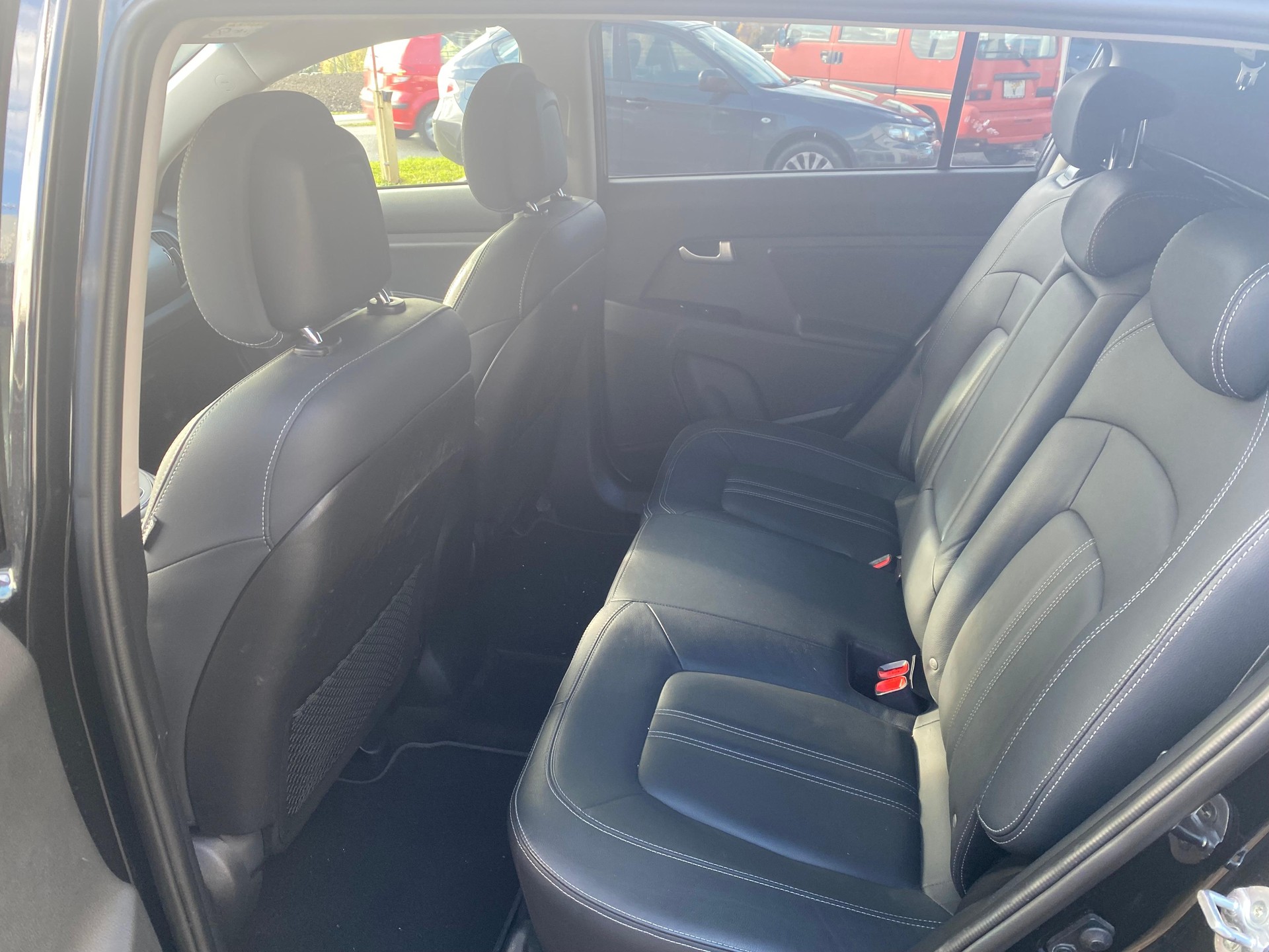 KIA Sportage 2.0 CRDi Style-image-5