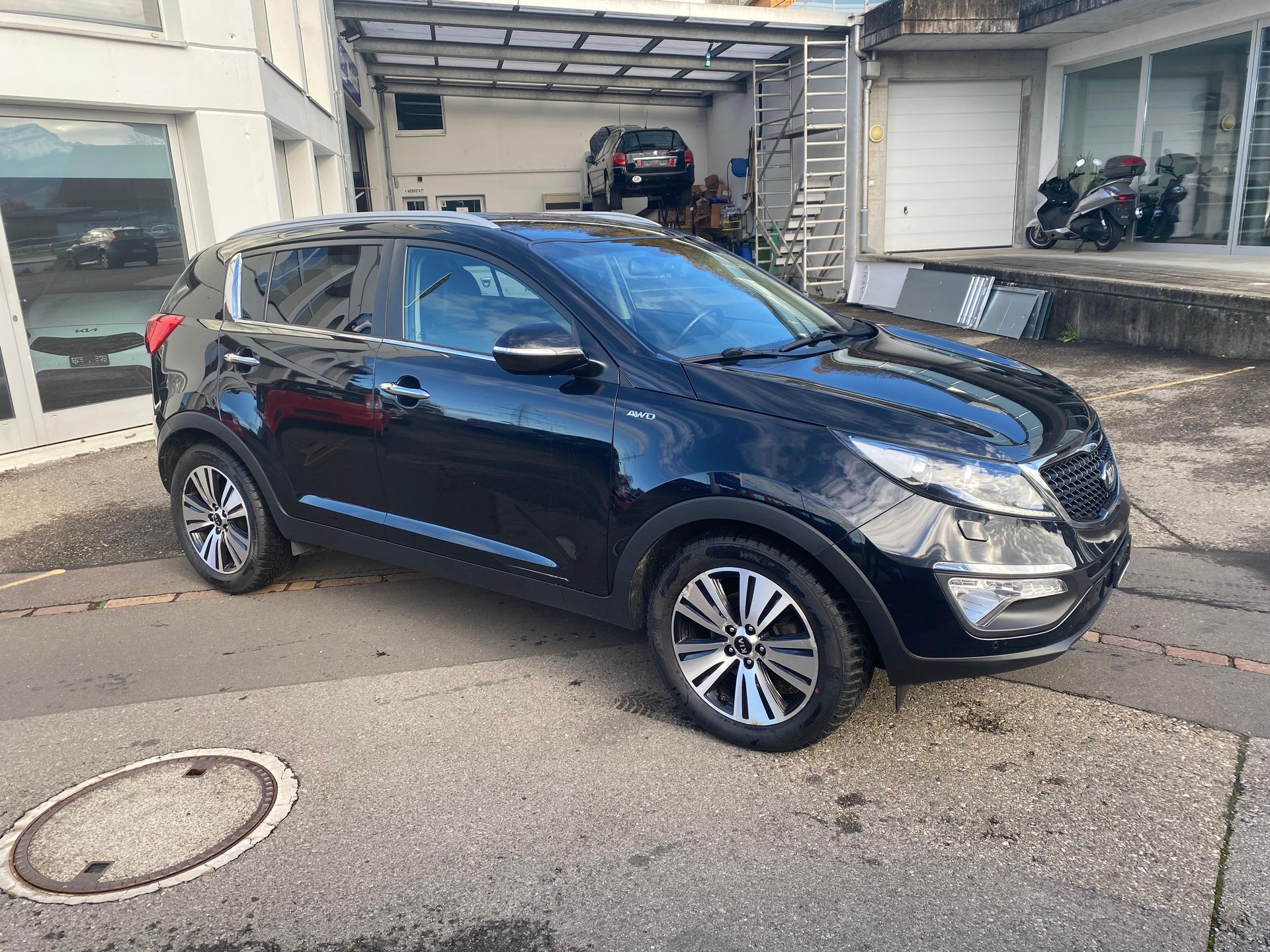 KIA Sportage 2.0 CRDi Style-image-2