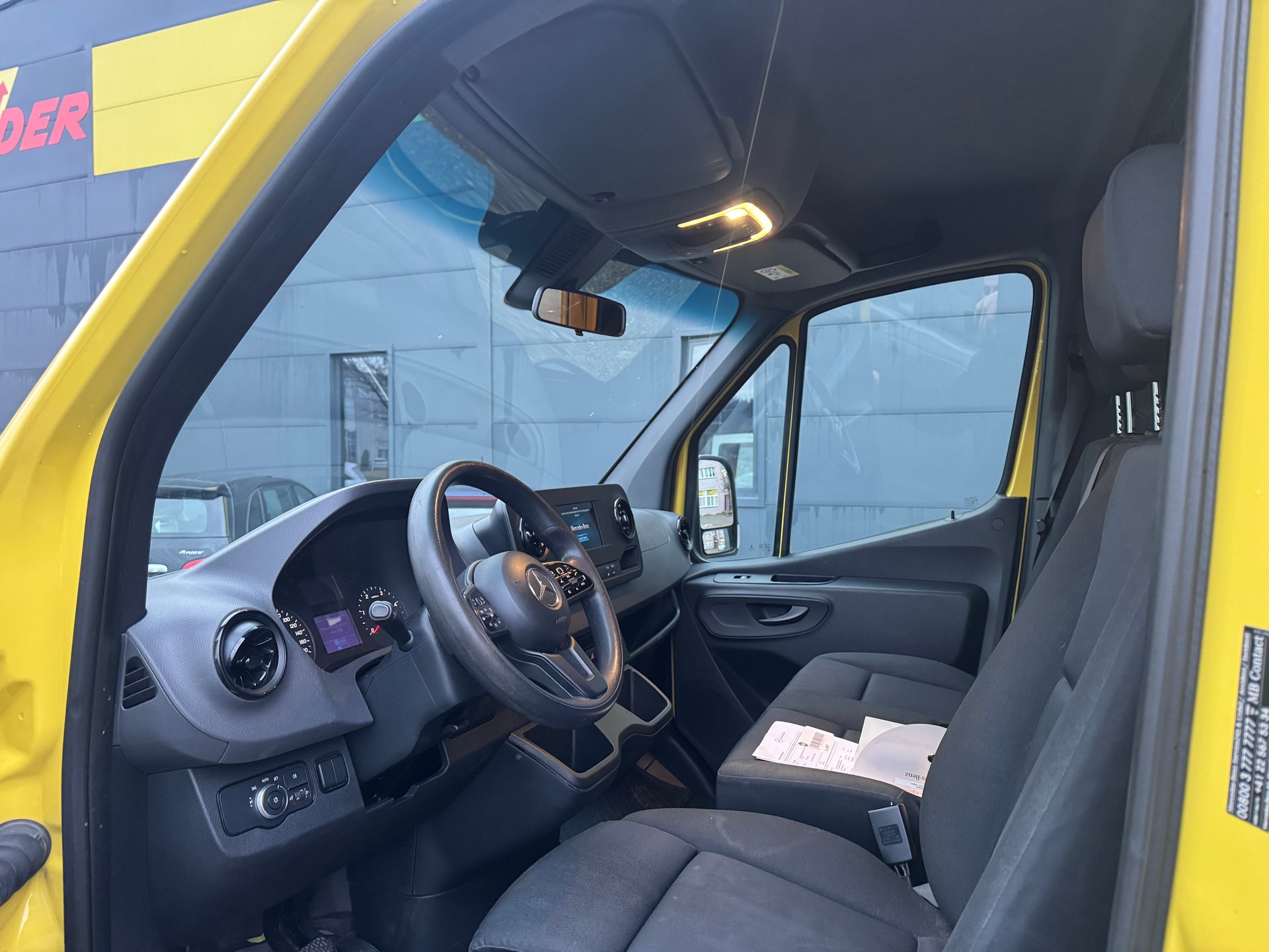 MERCEDES-BENZ Sprinter 319 CDI Standard 7G-TRONIC-image-9