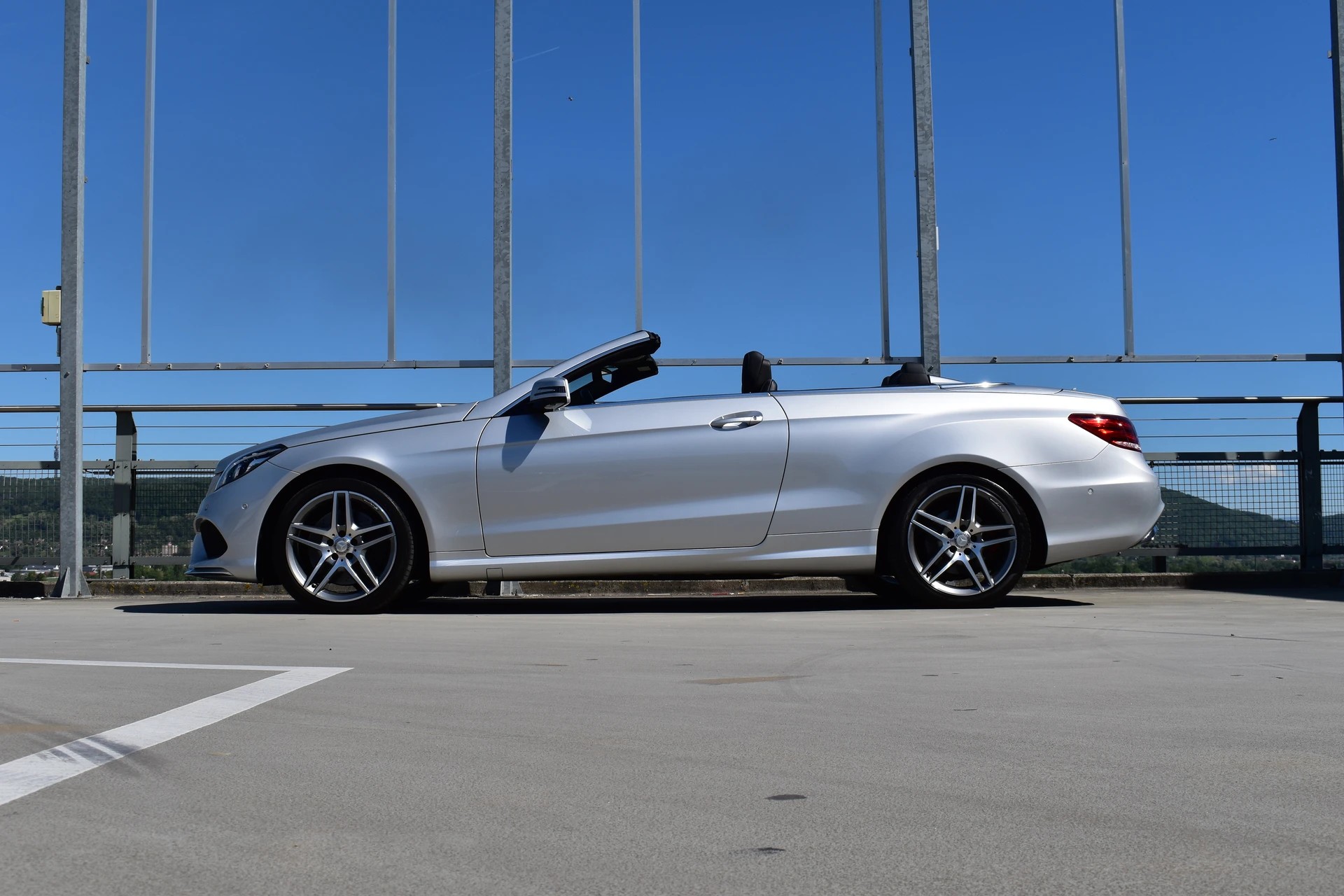 MERCEDES-BENZ E 400 7G-TRONIC AMG LINE PLUS l 333 PS-image-1