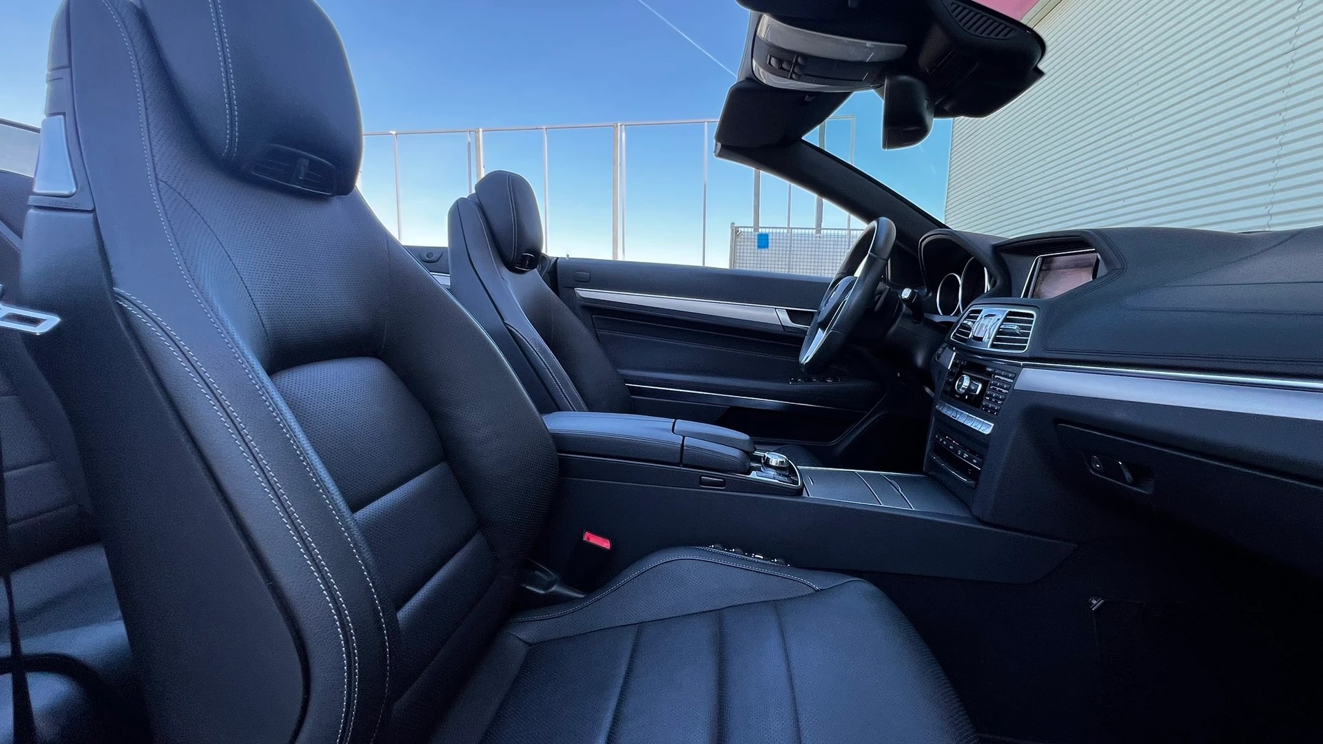 MERCEDES-BENZ E 400 7G-TRONIC AMG LINE PLUS l 333 PS-image-28