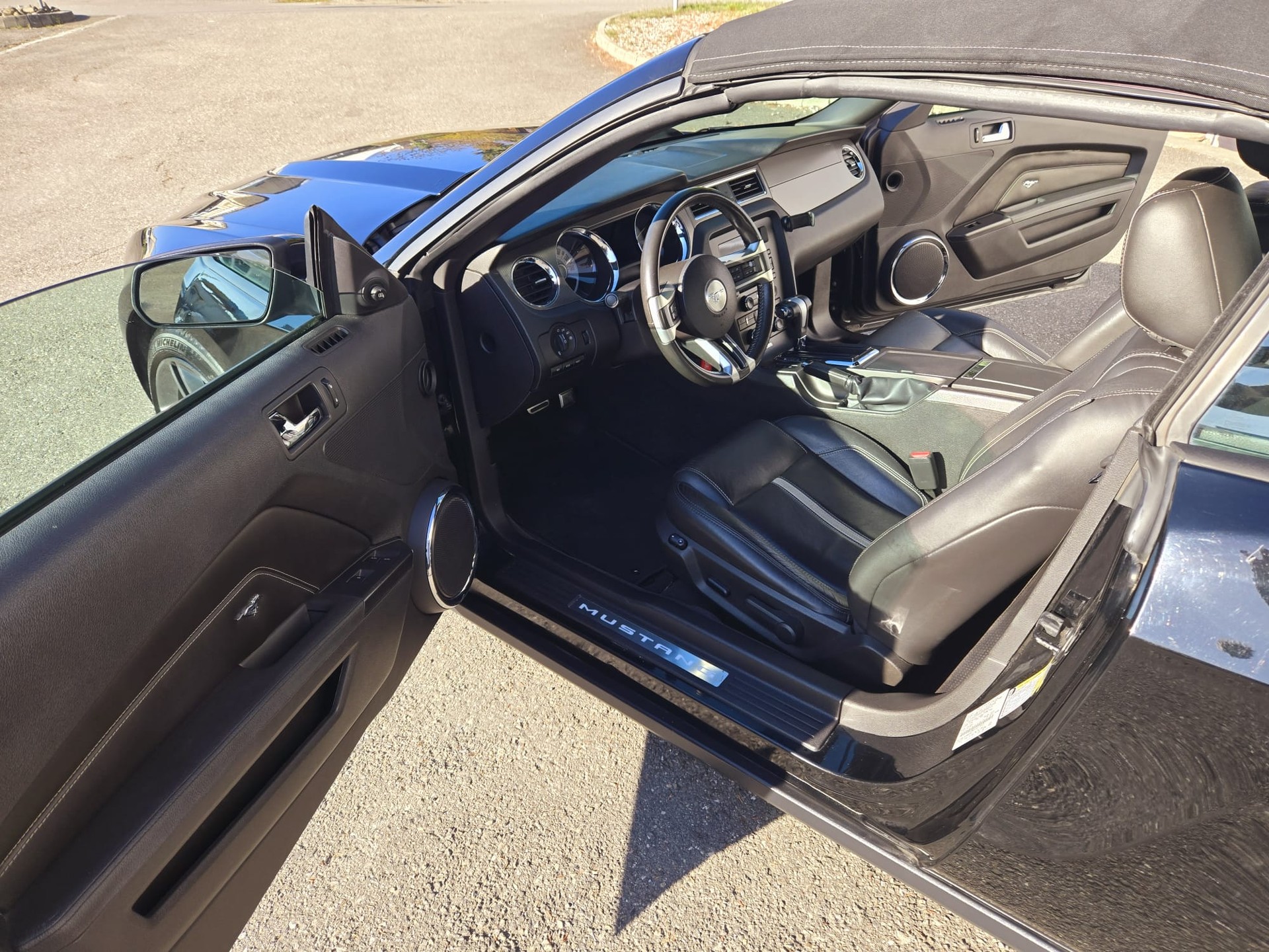 FORD Mustang 4.6L V8 GT-image-7