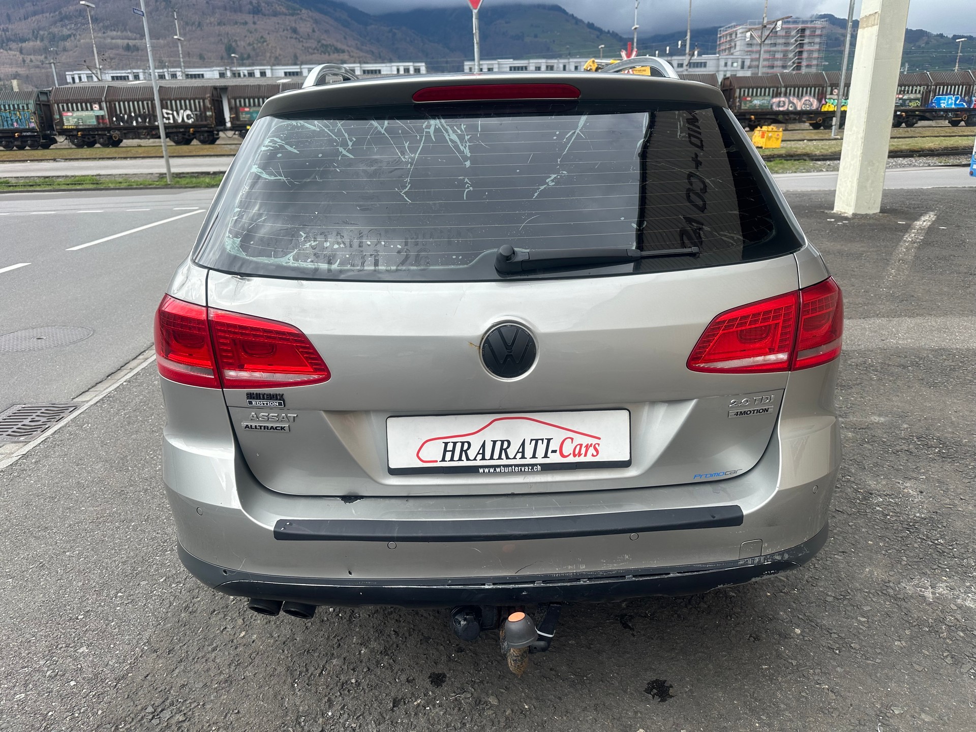 VW Passat Alltrack 2.0 TDI BMT 4Motion-image-5