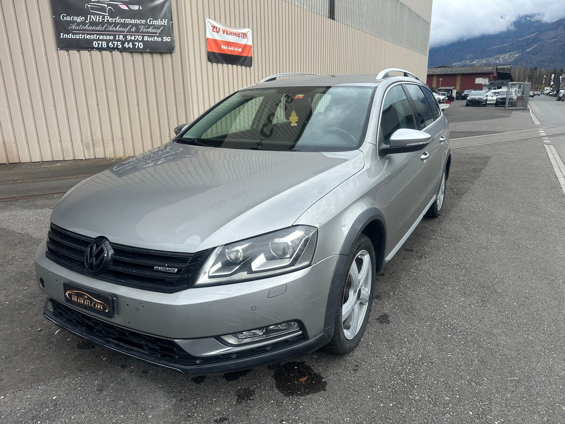 VW Passat Alltrack 2.0 TDI BMT 4Motion-image-2