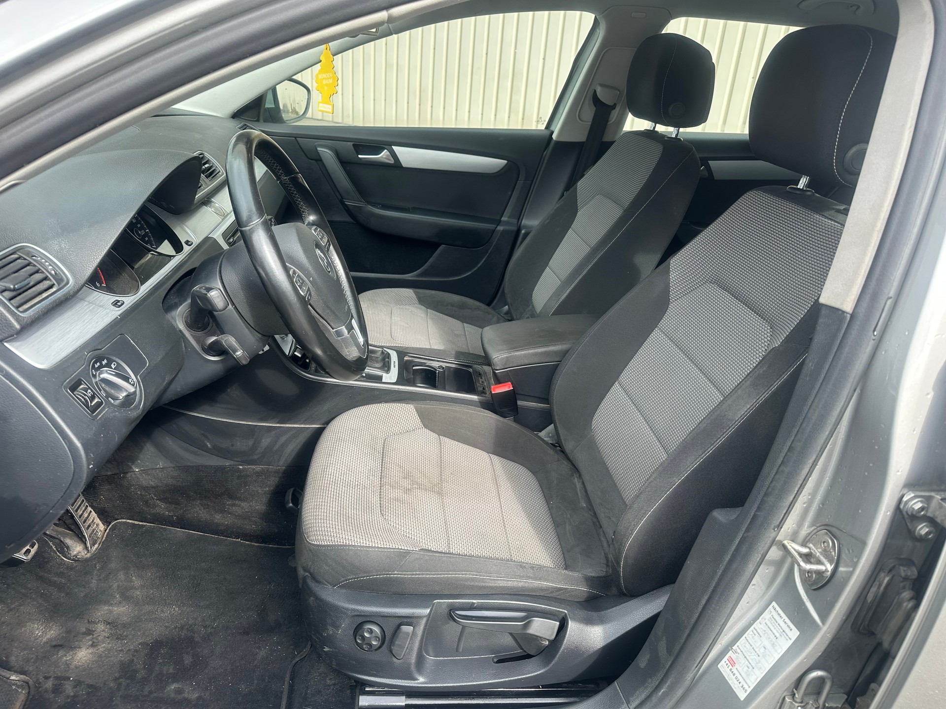 VW Passat Alltrack 2.0 TDI BMT 4Motion-image-12