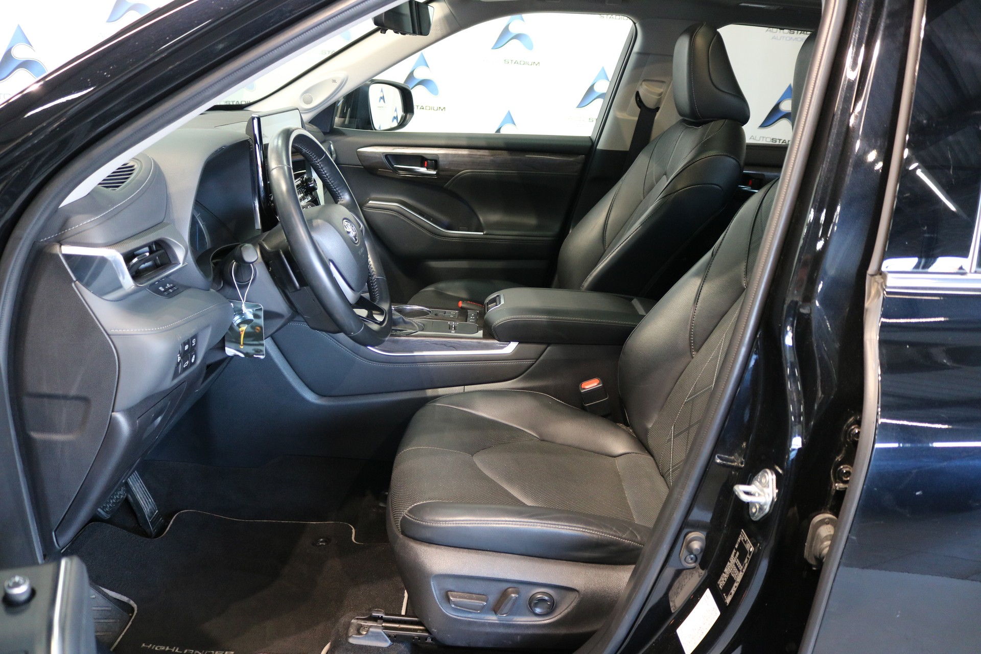 TOYOTA Highlander 2.5 HSD Premium e-CVT-image-42