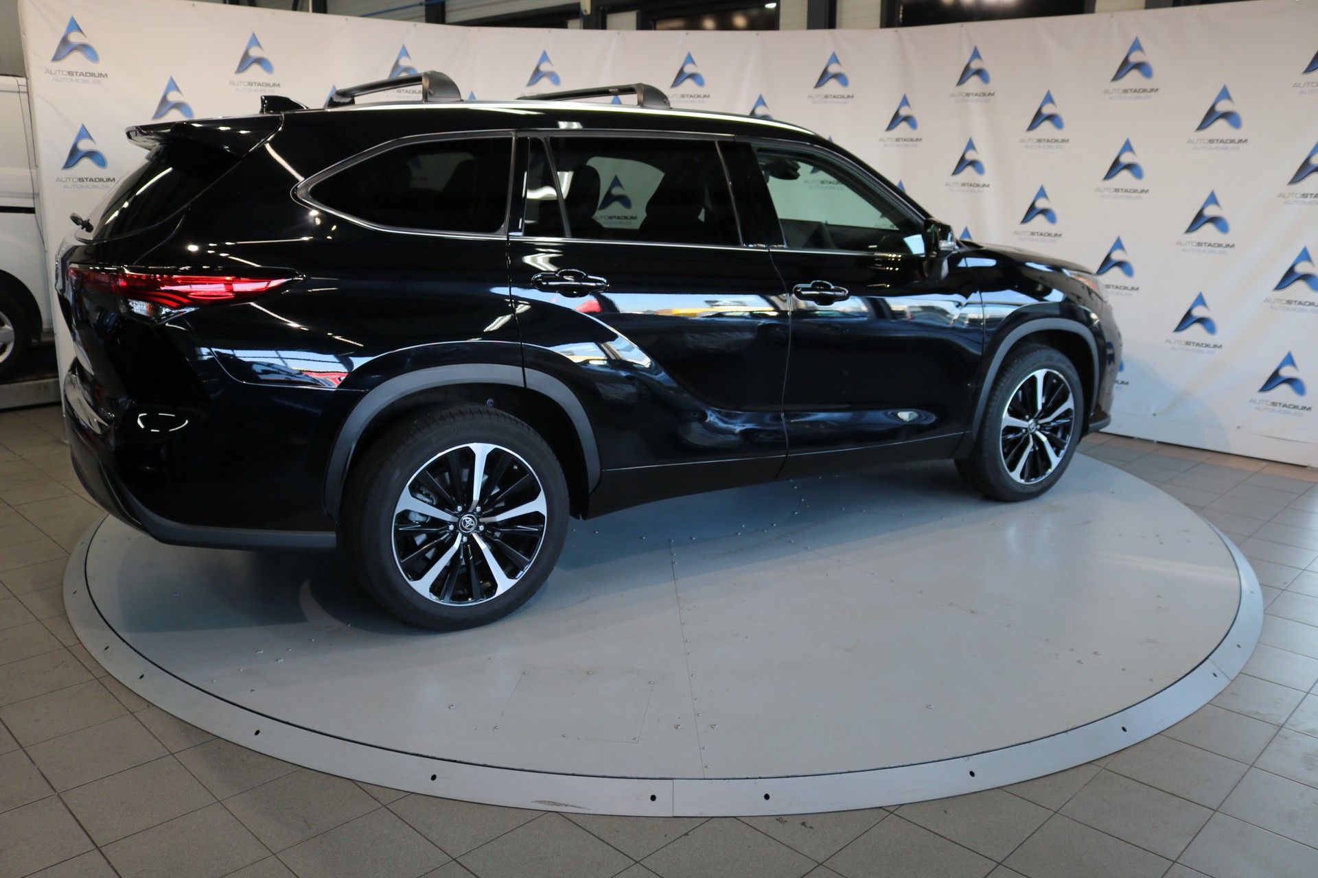 TOYOTA Highlander 2.5 HSD Premium e-CVT-image-22
