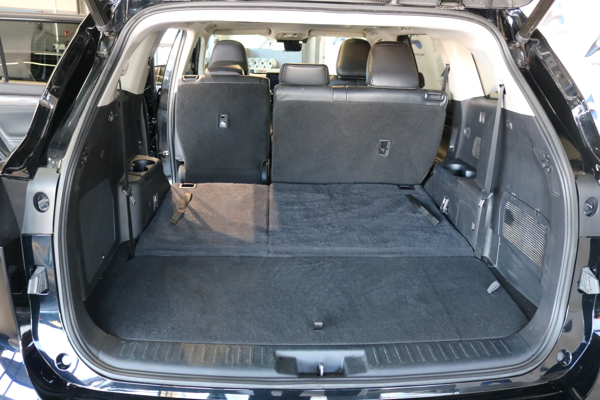 TOYOTA Highlander 2.5 HSD Premium e-CVT-image-5