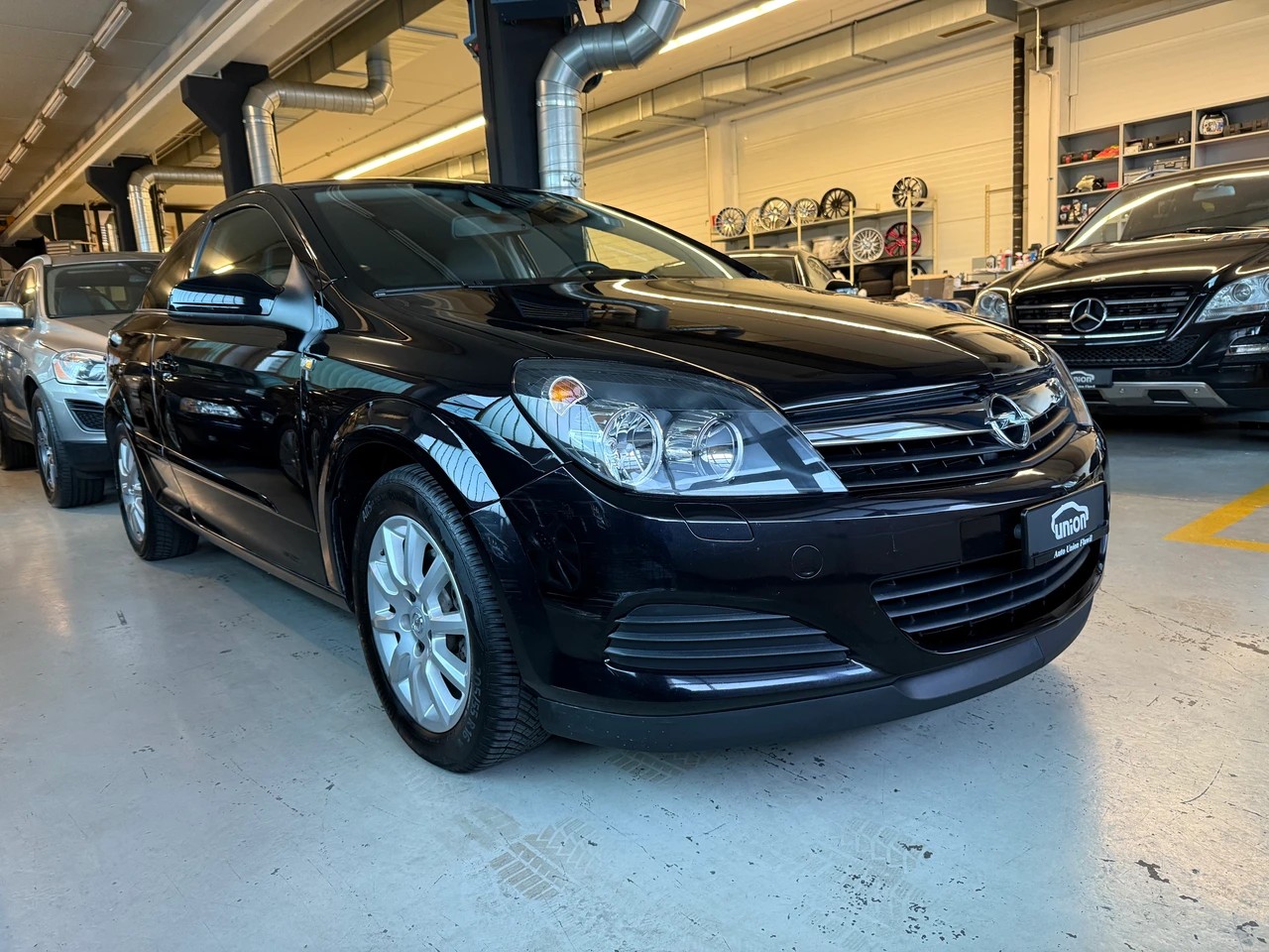 OPEL Astra GTC 1.8i 16V Sport-image-1