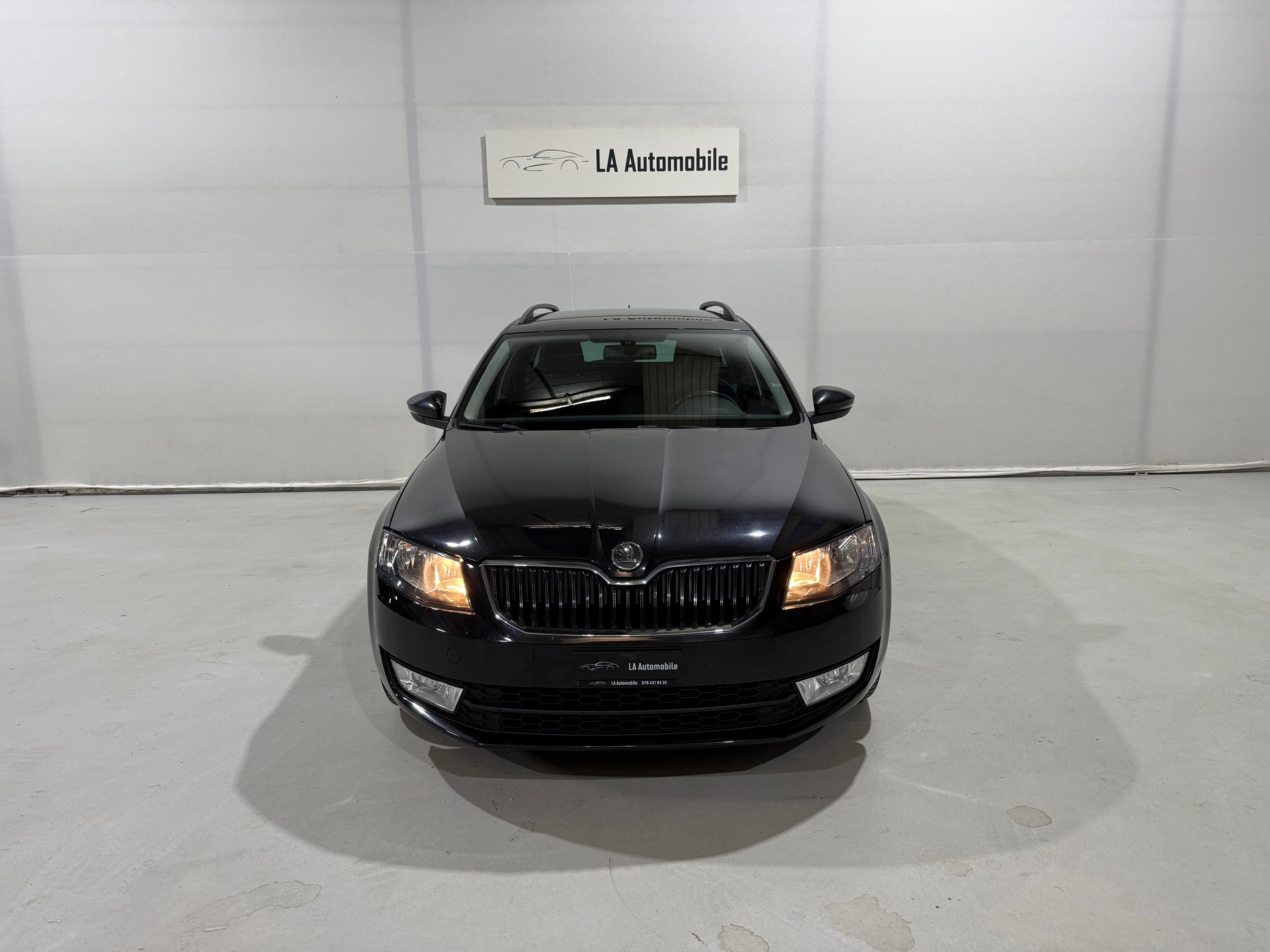 SKODA Octavia Combi 1.6 TDI Elegance DSG-image-3