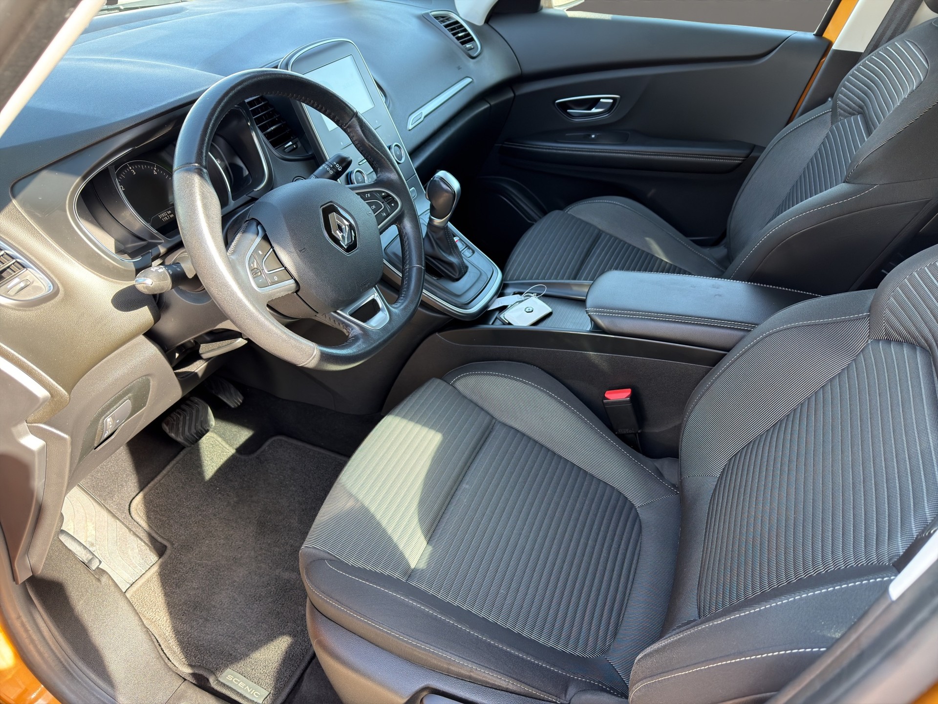 RENAULT Scénic 1.5 dCi Bose EDC-image-12