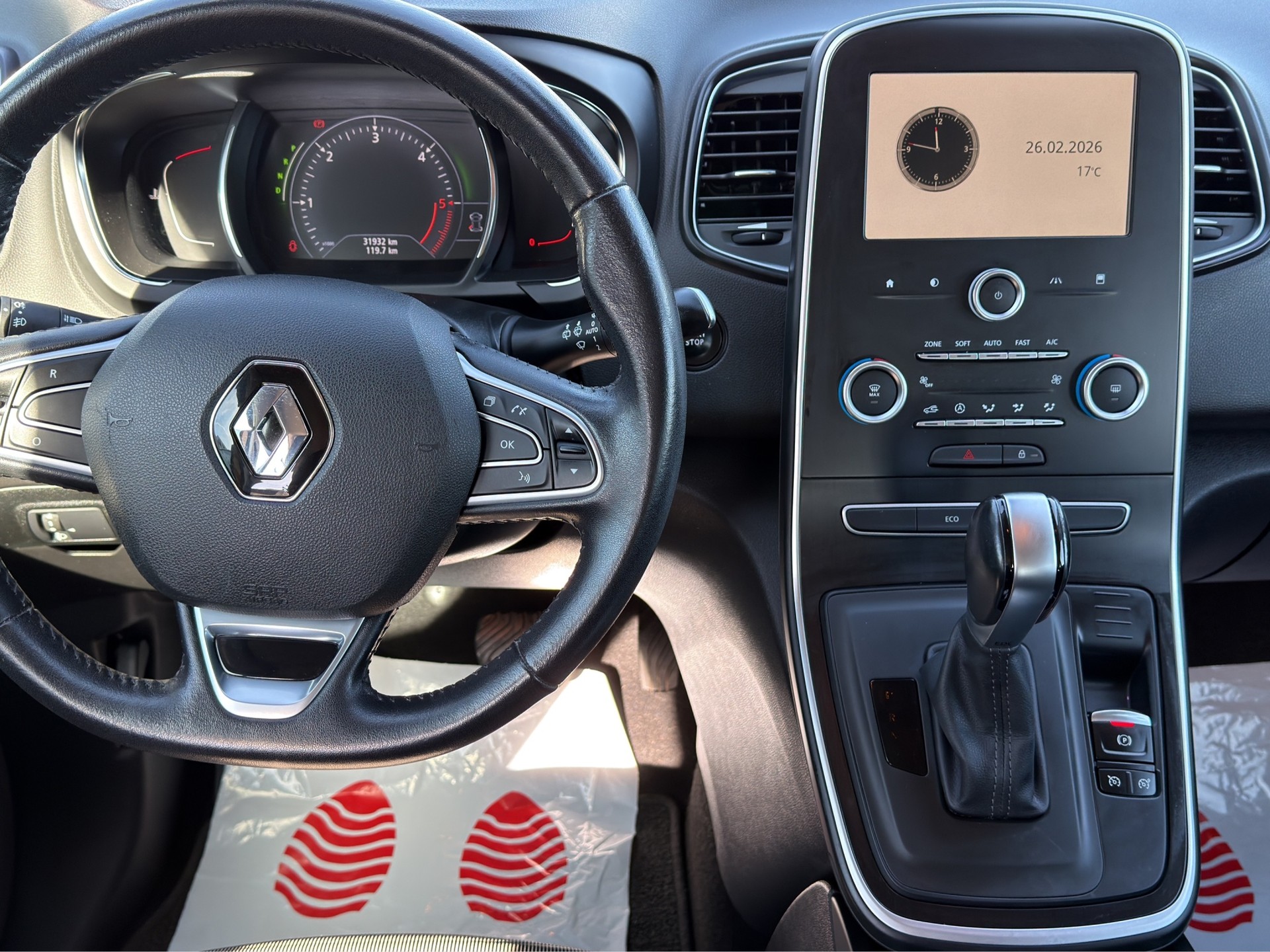 RENAULT Scénic 1.5 dCi Bose EDC-image-10
