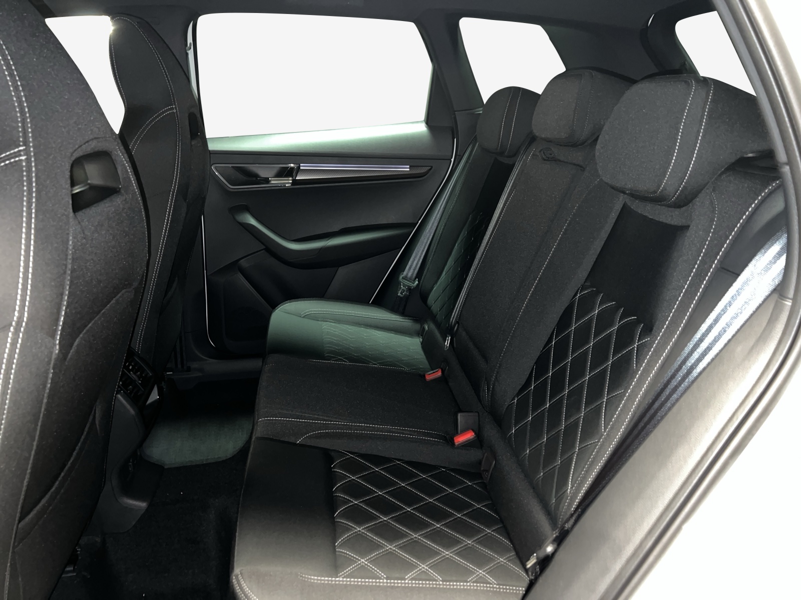 SKODA Karoq 2.0 TSI SportLine 4x4 DSG-image-11