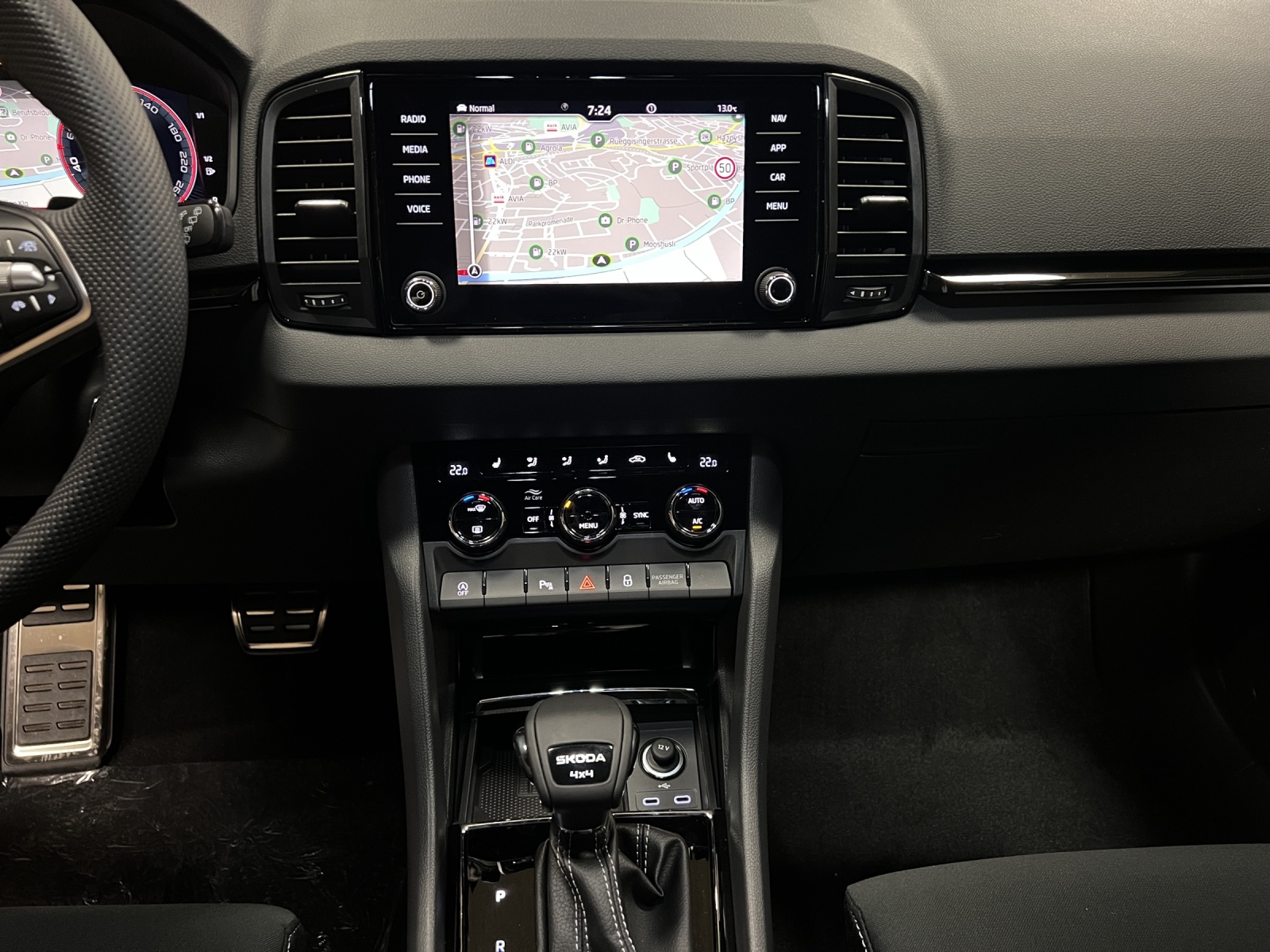 SKODA Karoq 2.0 TSI SportLine 4x4 DSG-image-10
