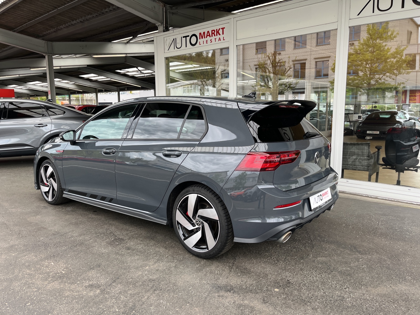 VW Golf 2.0 TSI GTI Clubsport DSG-image-2