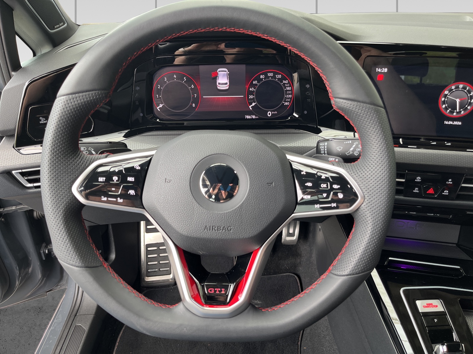 VW Golf 2.0 TSI GTI Clubsport DSG-image-8