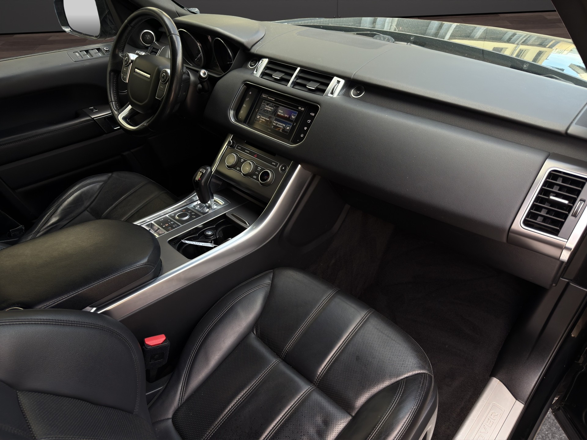 LAND ROVER Range Rover Sport 3.0 TDV6 S Automatic-image-18