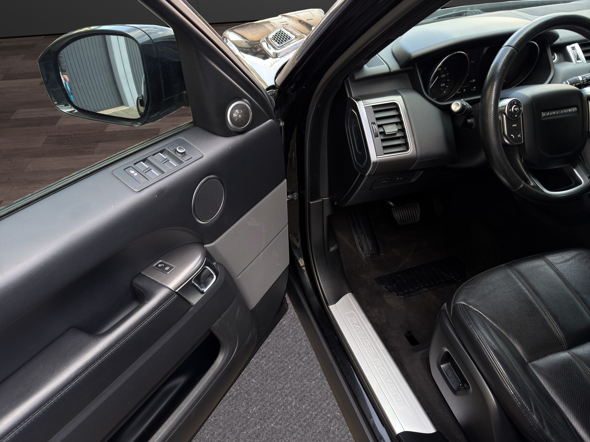LAND ROVER Range Rover Sport 3.0 TDV6 S Automatic-image-19