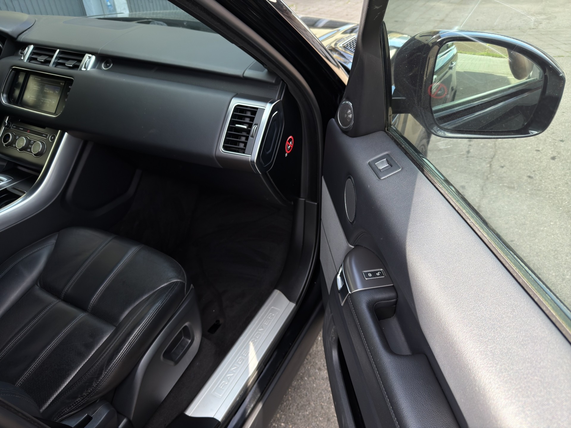 LAND ROVER Range Rover Sport 3.0 TDV6 S Automatic-image-20