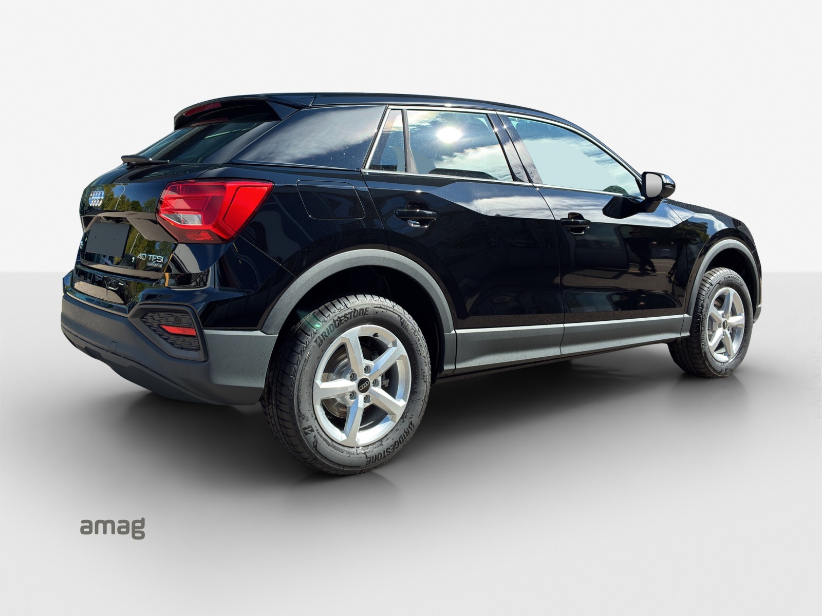 AUDI Q2 40 TFSI S line quattro S-tronic-image-4