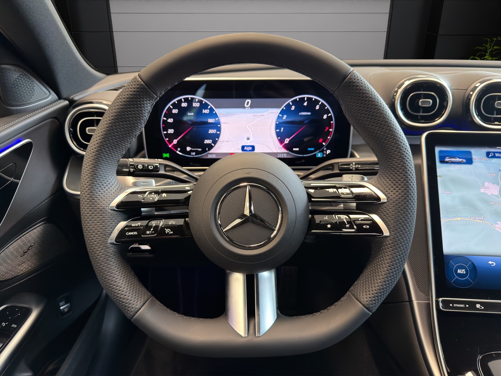 MERCEDES-BENZ C 200 T 4 Matic-image-9