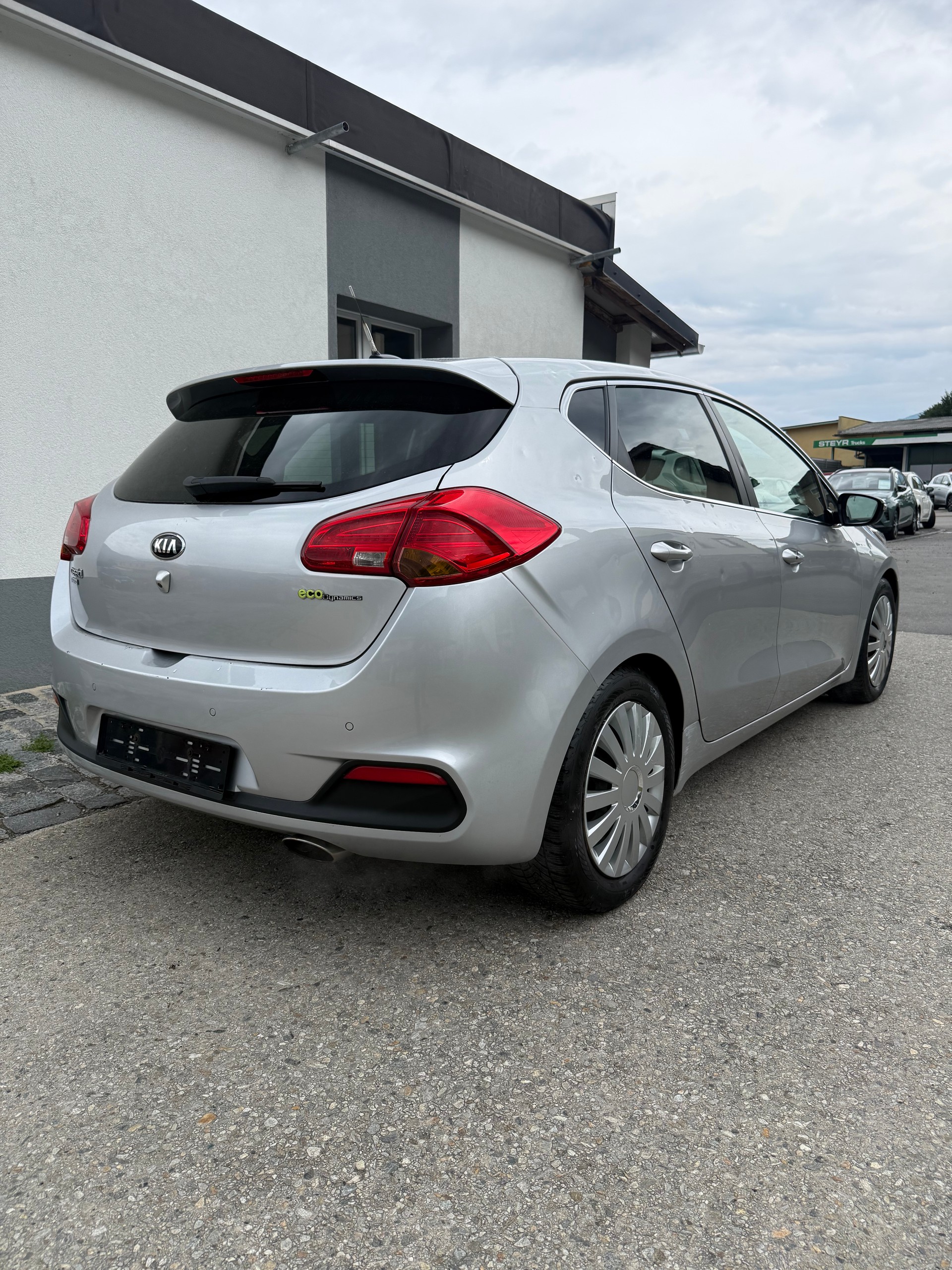 KIA Cee'd 1.6 GDi Style-image-7