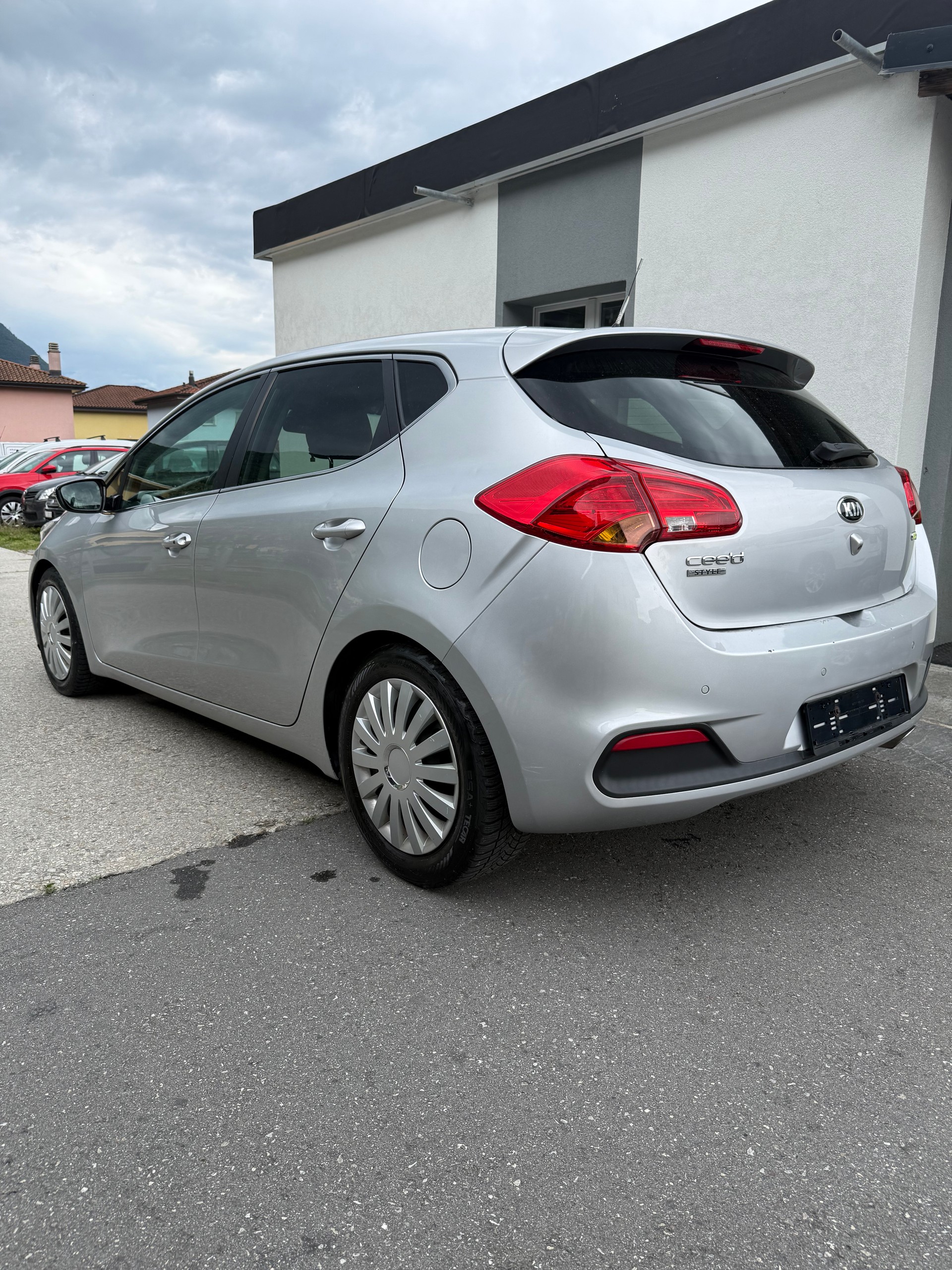 KIA Cee'd 1.6 GDi Style-image-6