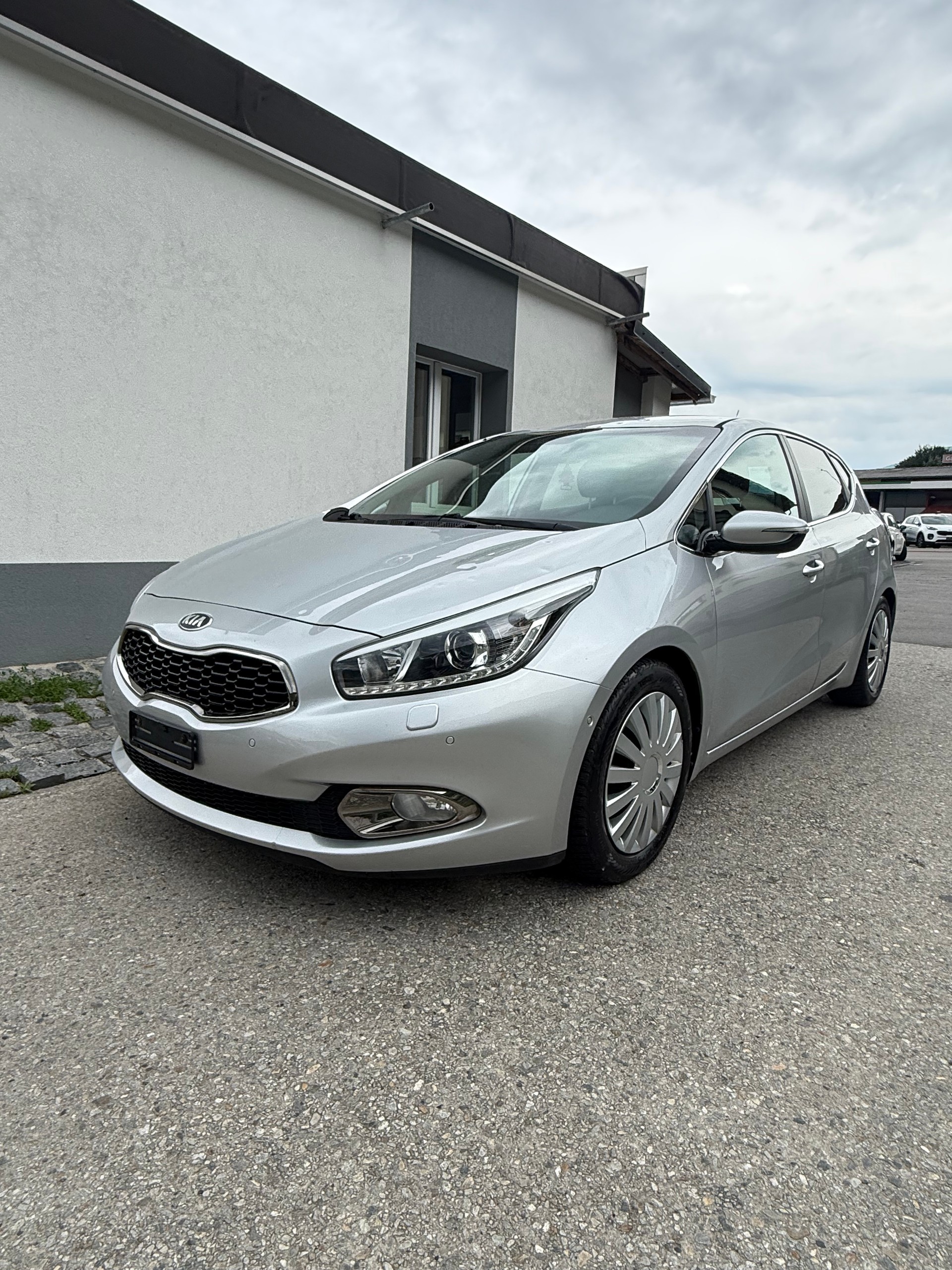 KIA Cee'd 1.6 GDi Style-image-1