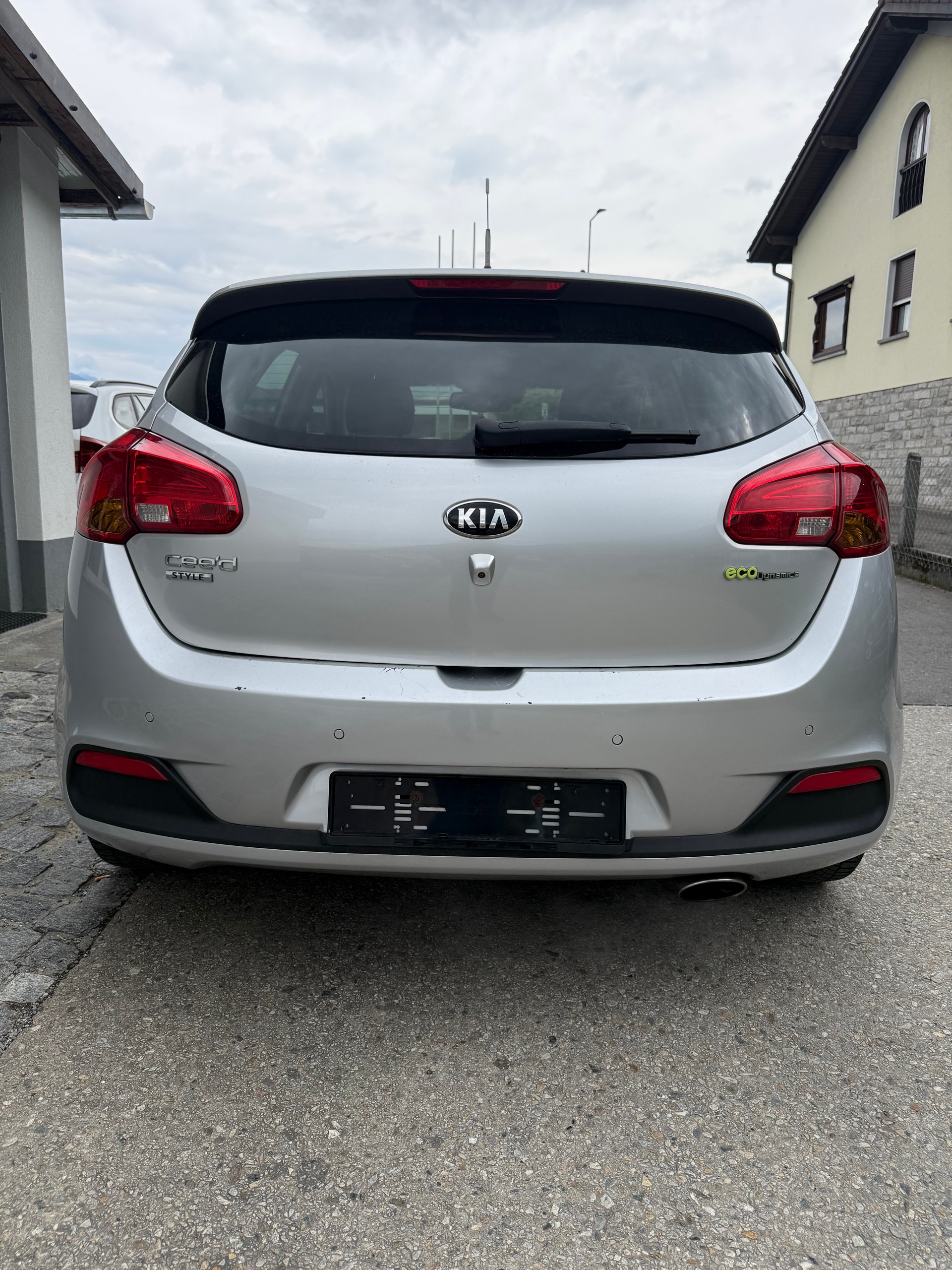 KIA Cee'd 1.6 GDi Style-image-8