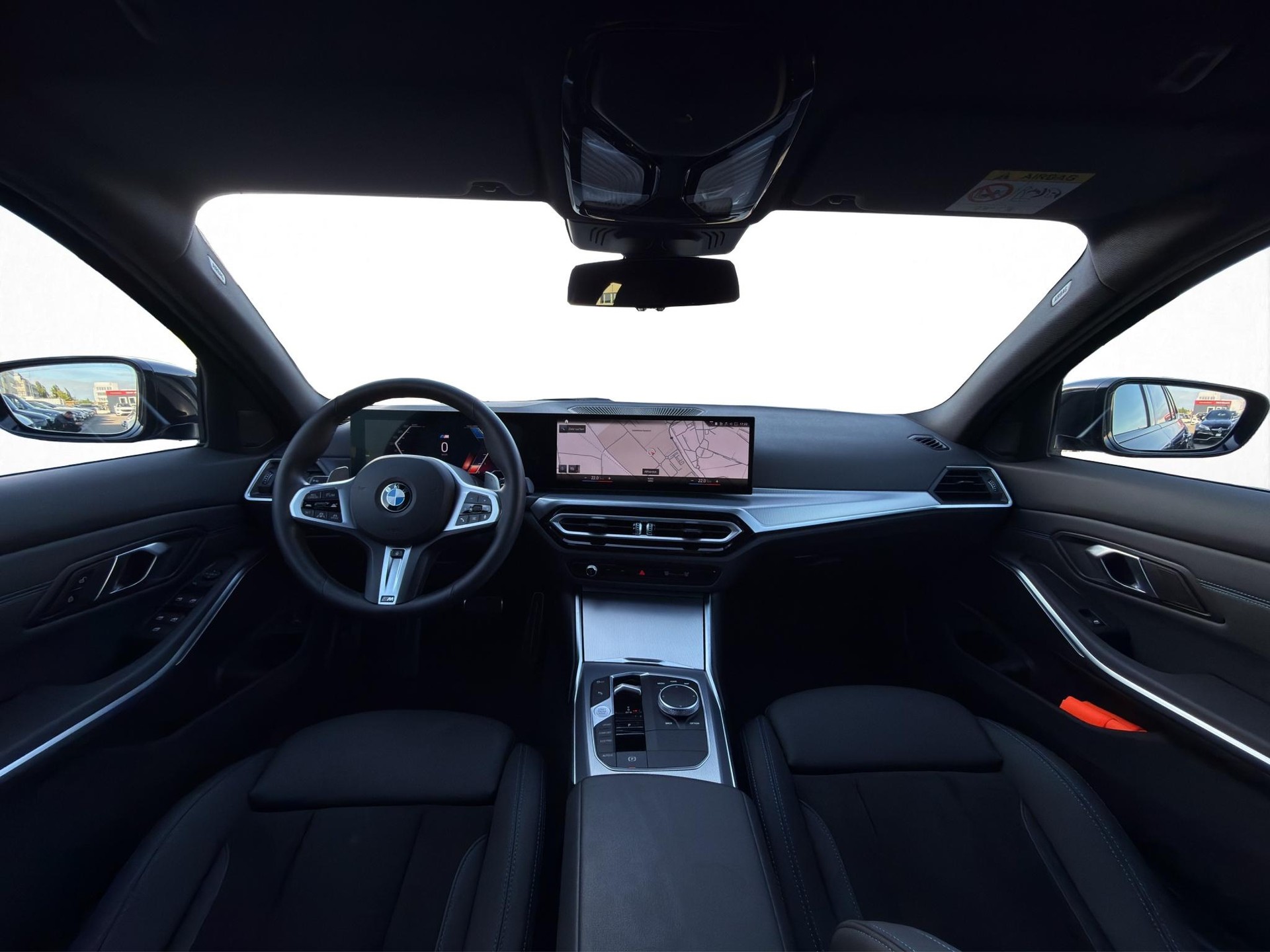 BMW 320d xDrive Touring M Sport-image-16