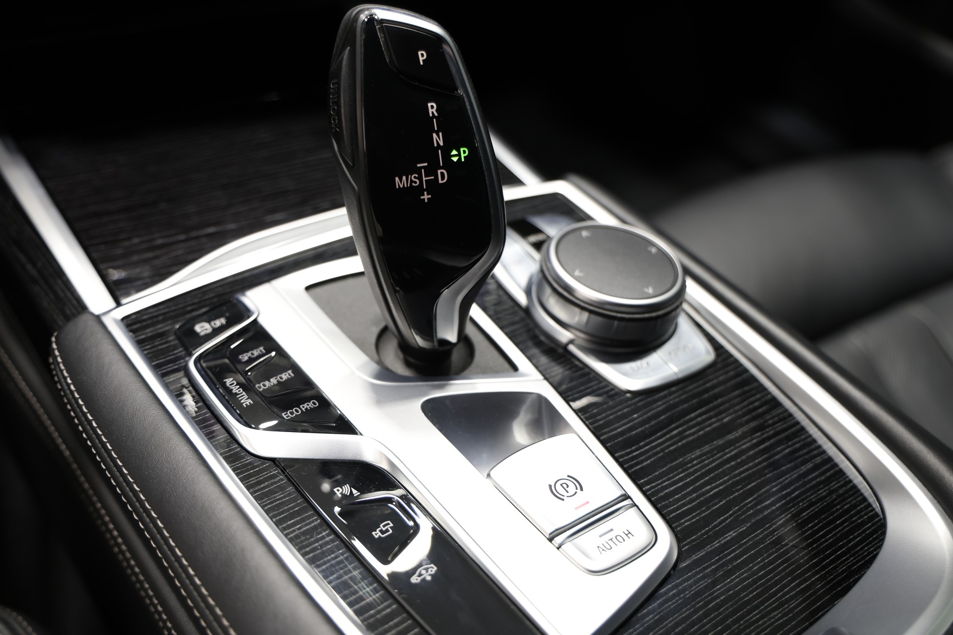 BMW 730d xDrive M Sport Steptronic *CH-Fahrzeug*-image-19