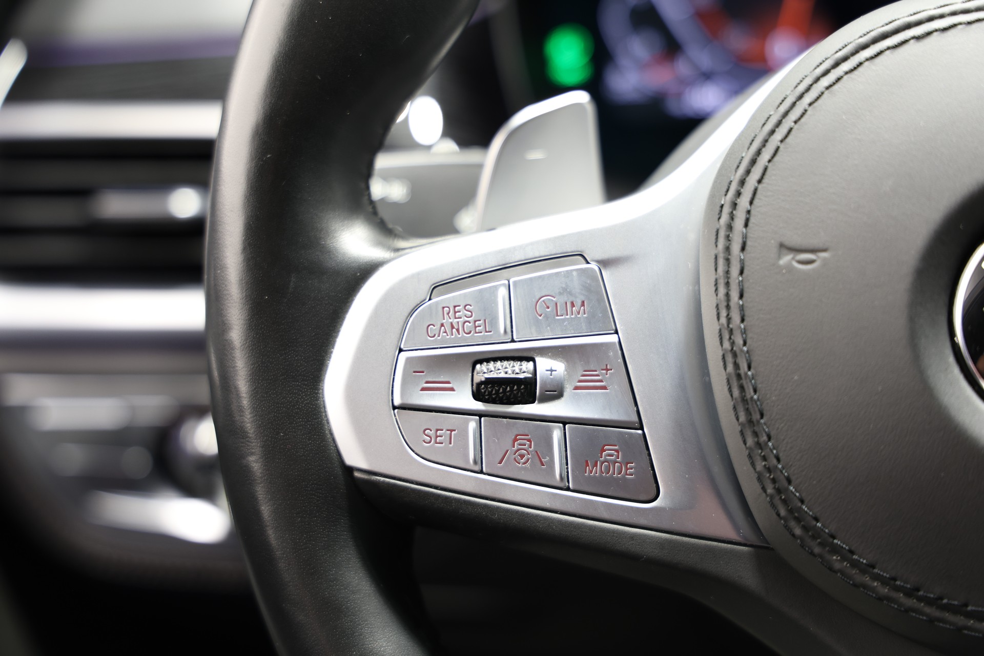 BMW 730d xDrive M Sport Steptronic *CH-Fahrzeug*-image-17