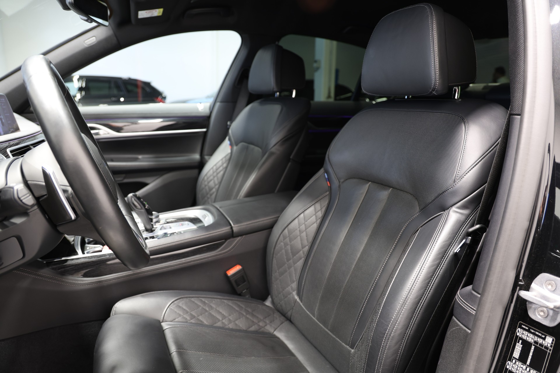 BMW 730d xDrive M Sport Steptronic *CH-Fahrzeug*-image-10