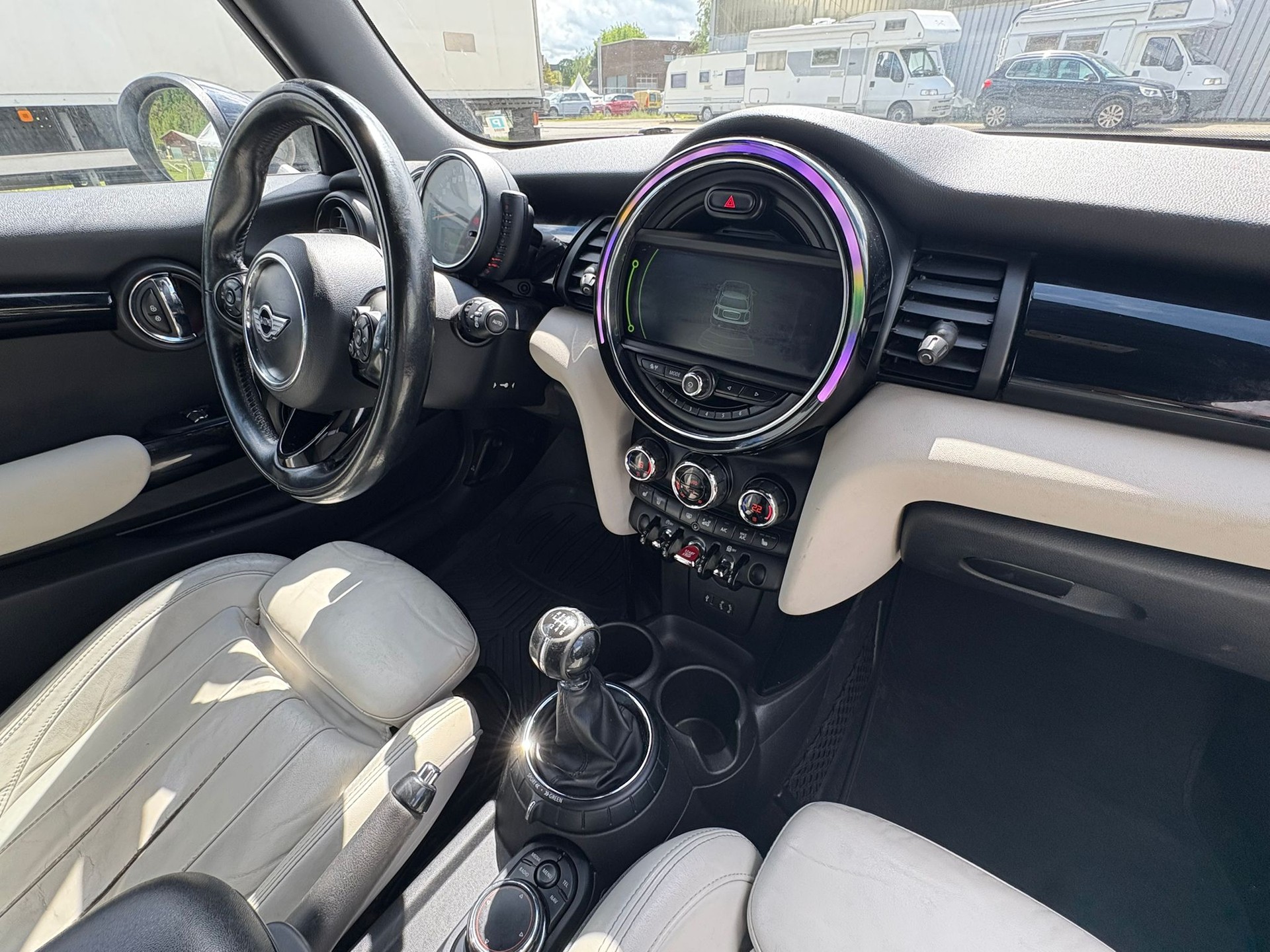MINI Cooper Classic Edition-image-3