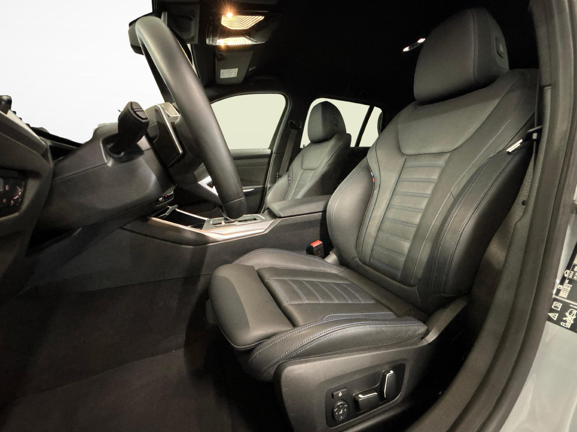 BMW 320d xDrive SAG Touring 48V M-Sport-image-9