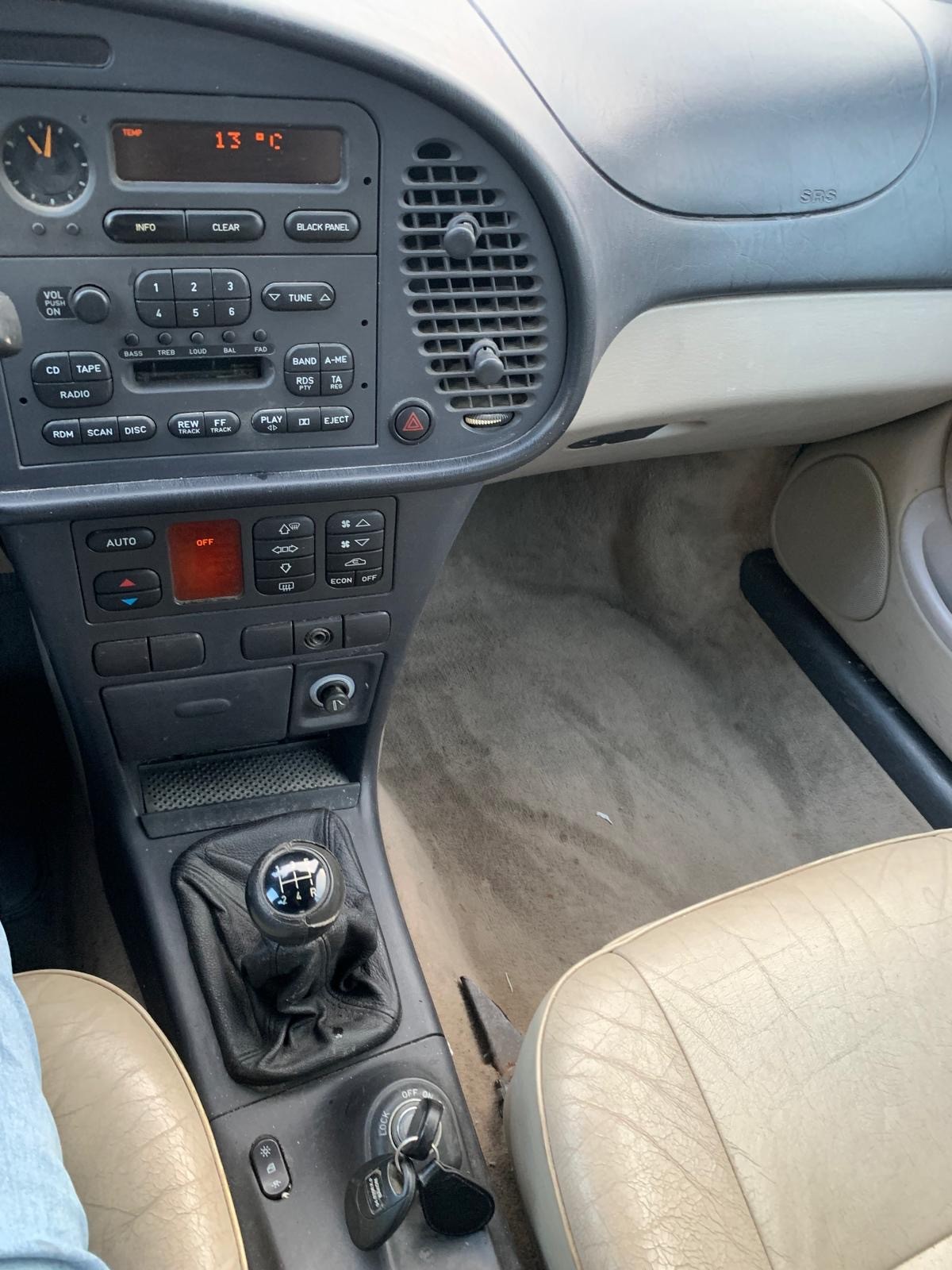 SAAB 900-image-7