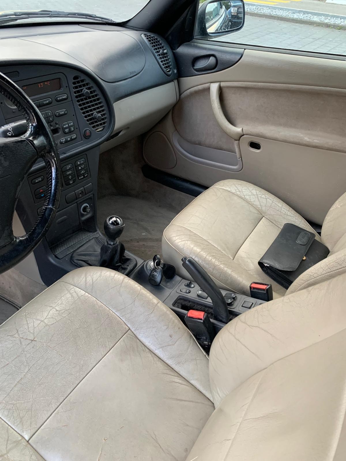 SAAB 900-image-5