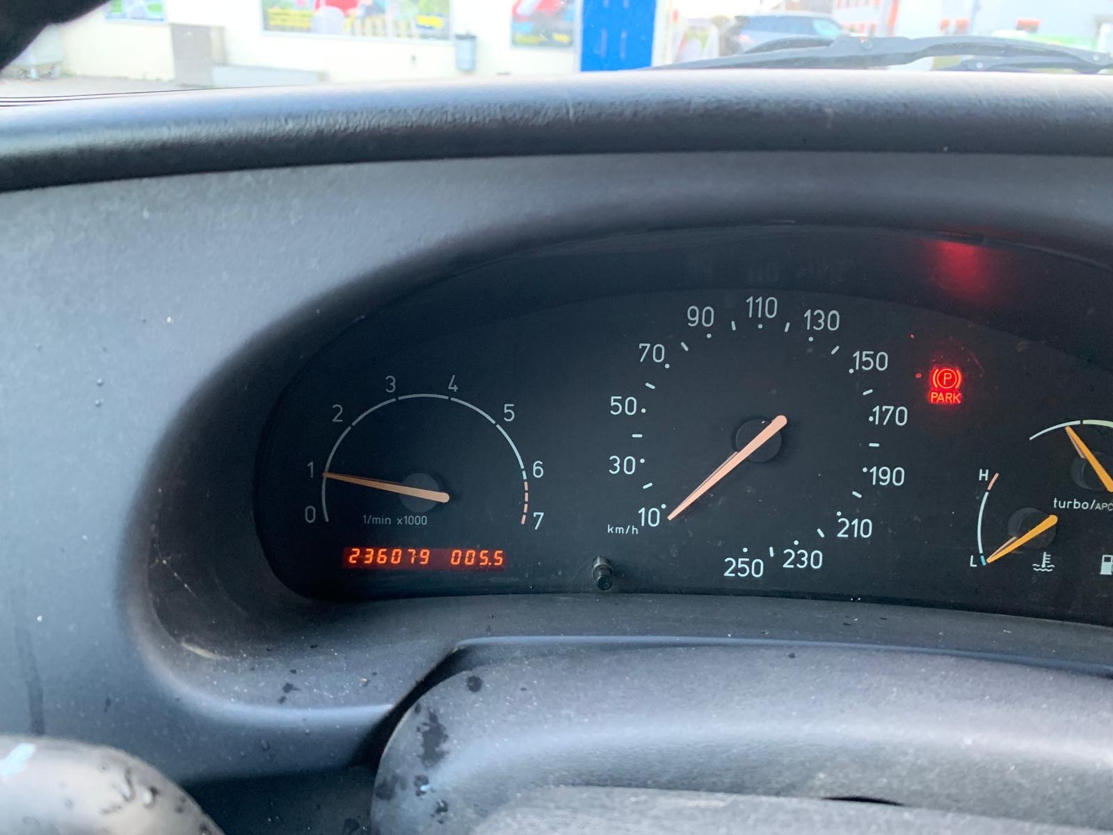 SAAB 900-image-6