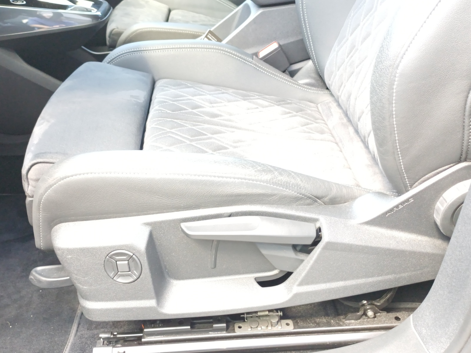 AUDI Q4 Sportback e-tron 50 quattro-image-15