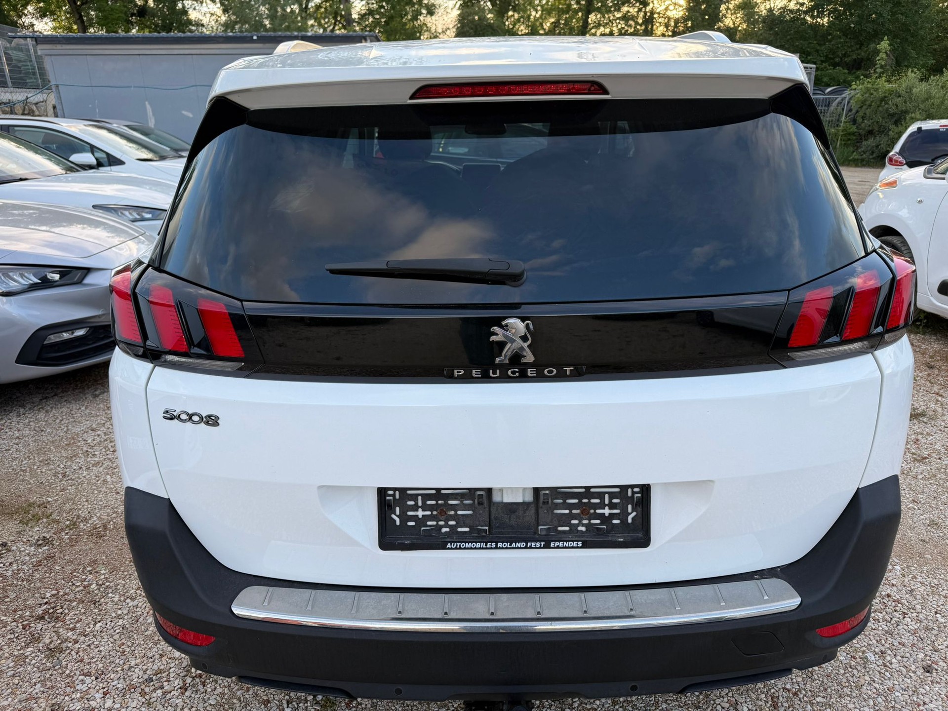PEUGEOT 5008 1.6 BlueHDi Business Line ETA-image-6