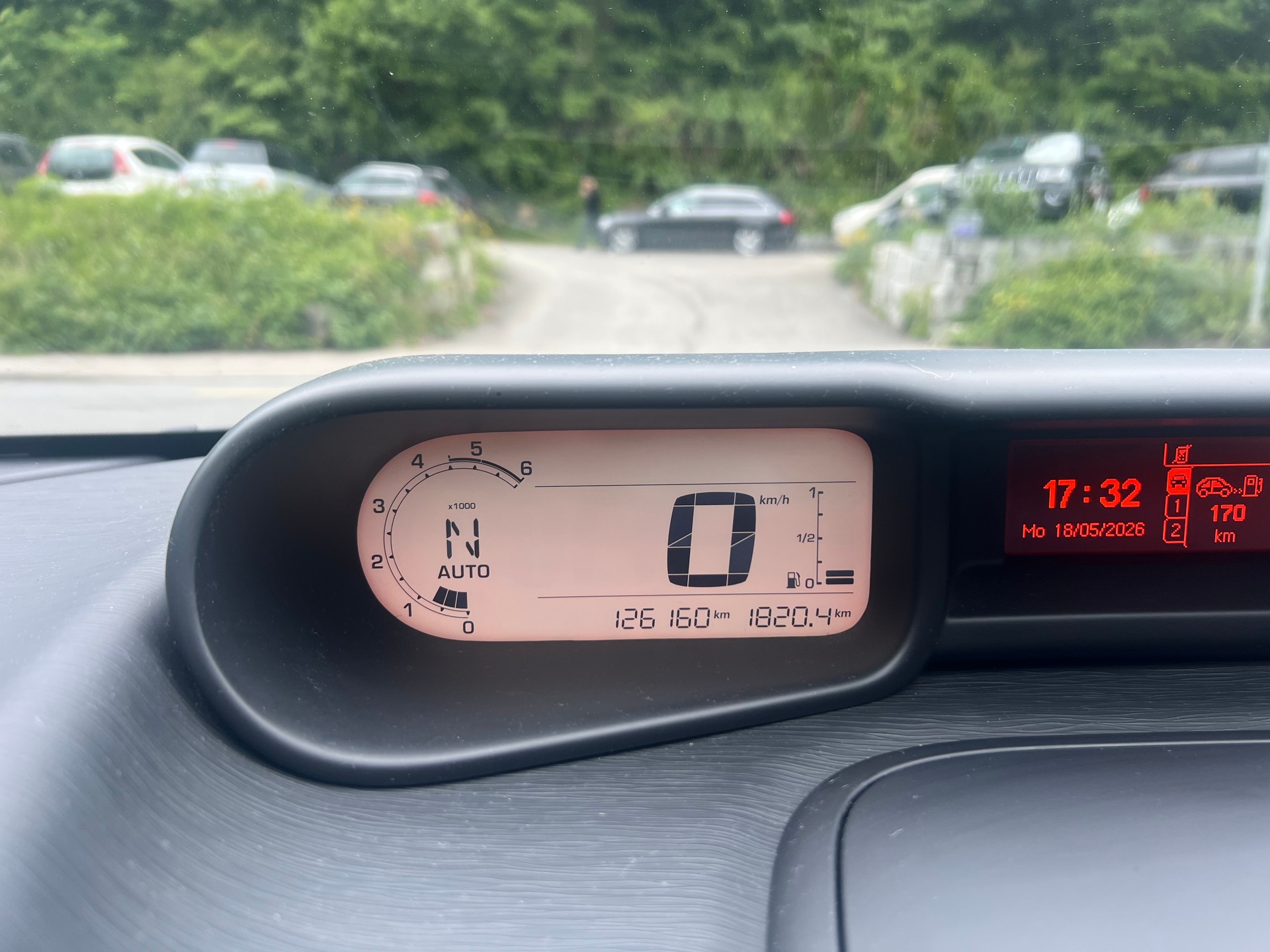 CITROEN C3 Picasso 1.6 HDi Exclusive EGS6-image-13
