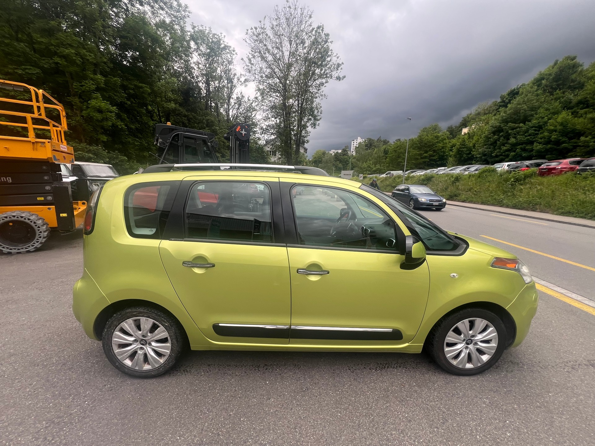 CITROEN C3 Picasso 1.6 HDi Exclusive EGS6-image-3